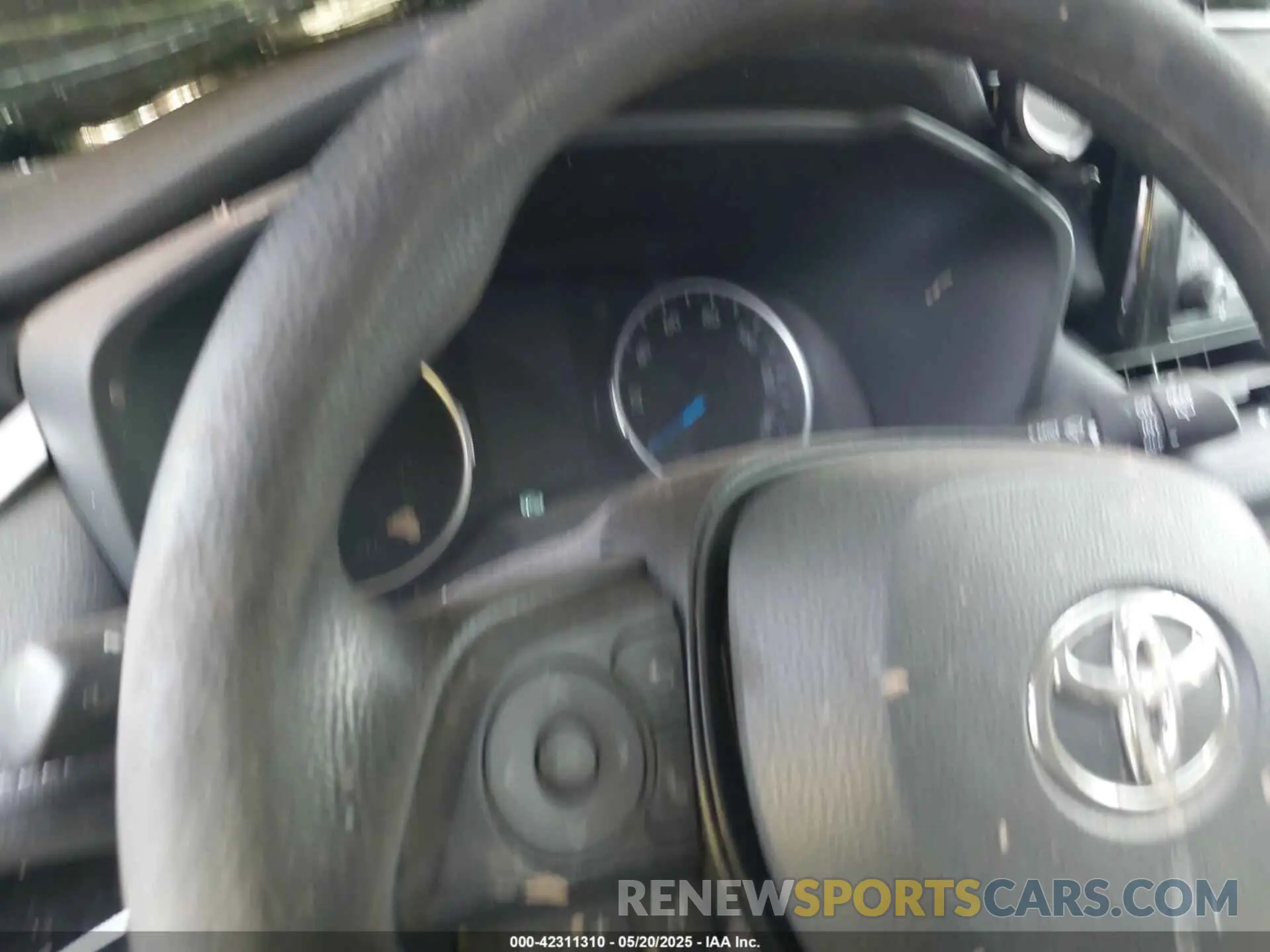 7 Photograph of a damaged car 2T3RWRFV7LW094892 TOYOTA RAV4 HYBRID 2020