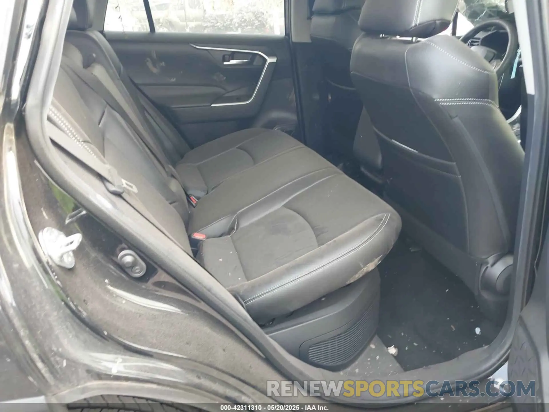 8 Photograph of a damaged car 2T3RWRFV7LW094892 TOYOTA RAV4 HYBRID 2020