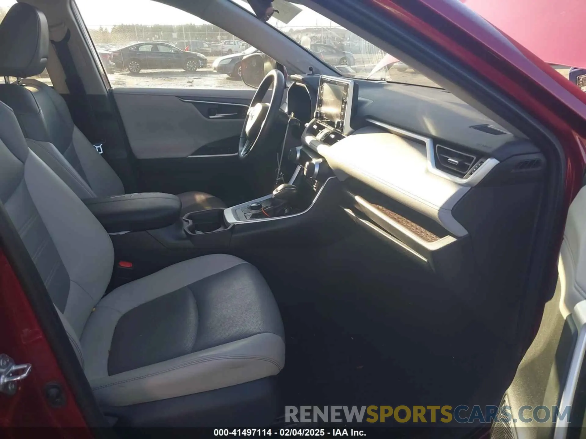 5 Photograph of a damaged car 4T3D6RFV9LU001428 TOYOTA RAV4 HYBRID 2020