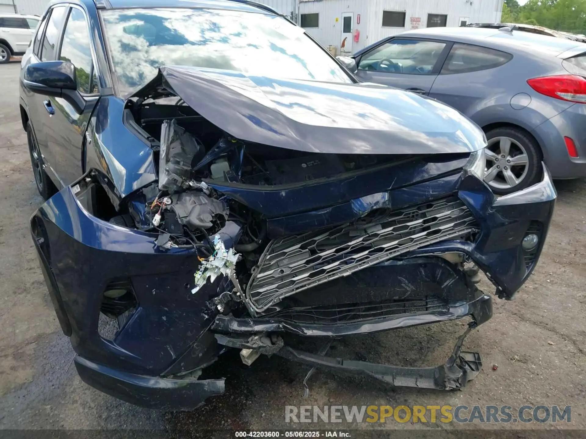 6 Photograph of a damaged car 4T3EWRFV0LU003413 TOYOTA RAV4 HYBRID 2020