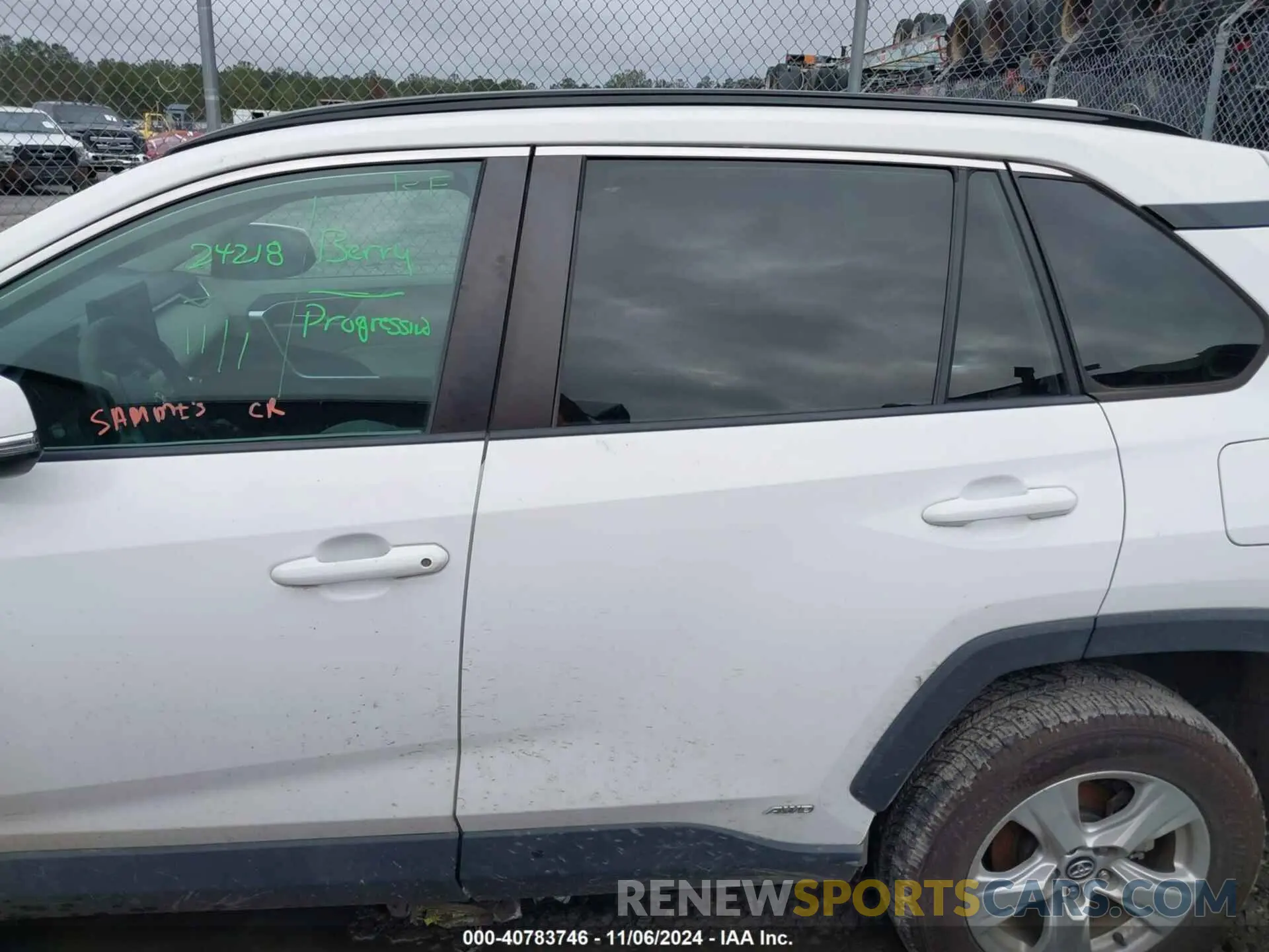 14 Photograph of a damaged car 4T3R6RFV1LU001171 TOYOTA RAV4 HYBRID 2020