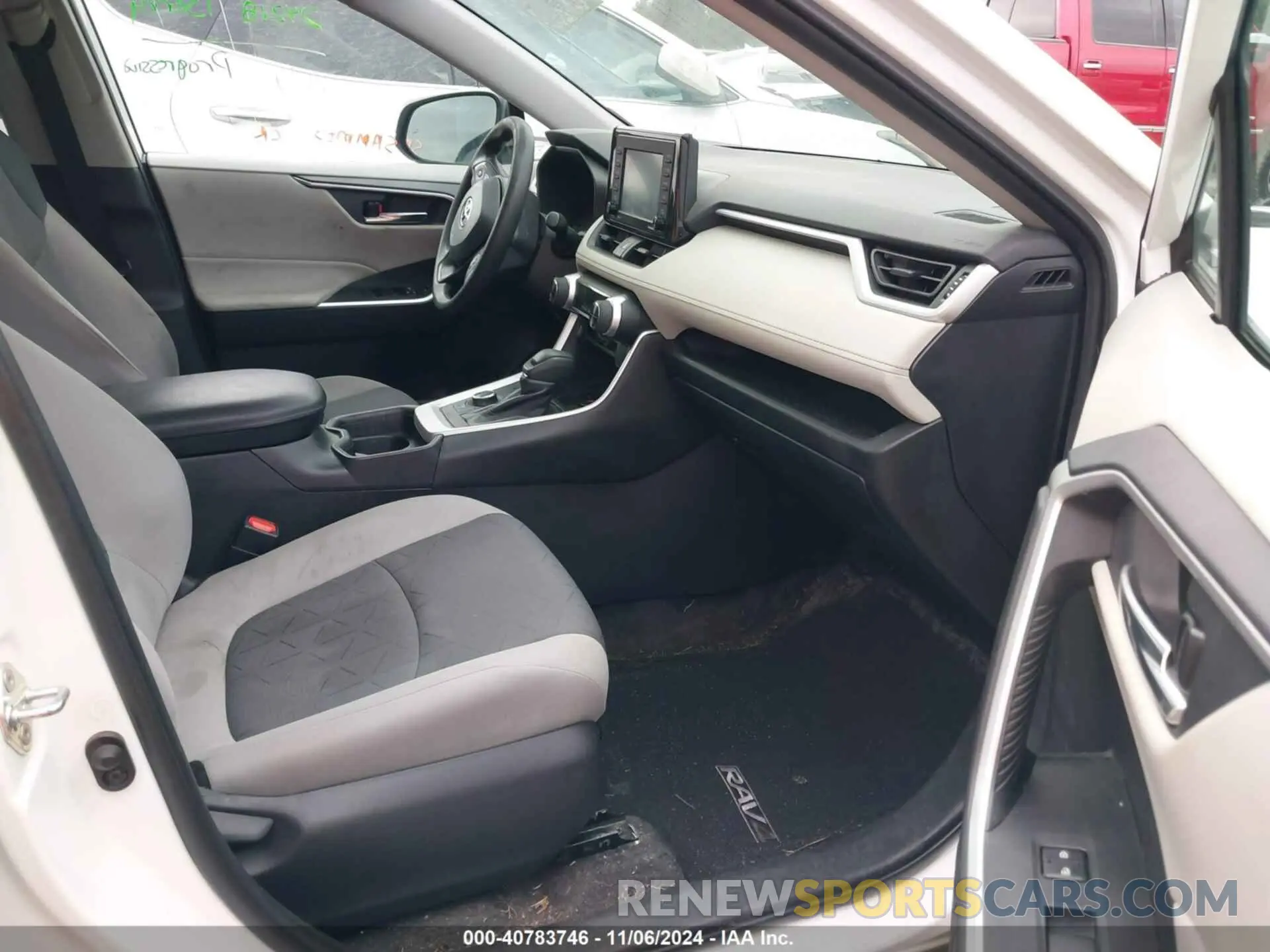 5 Photograph of a damaged car 4T3R6RFV1LU001171 TOYOTA RAV4 HYBRID 2020