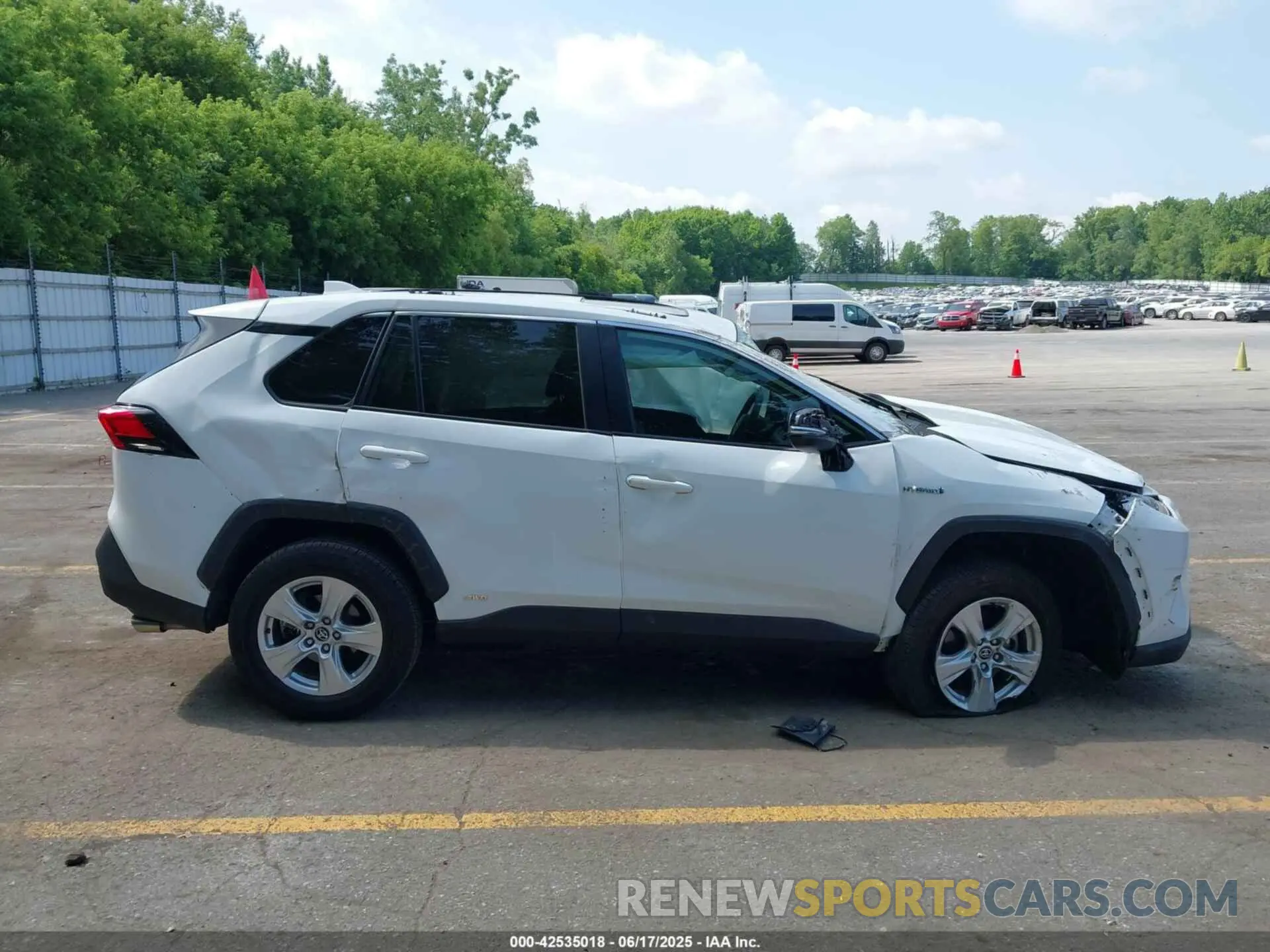 13 Фотография поврежденного автомобиля 4T3R6RFV8LU003340 TOYOTA RAV4 HYBRID 2020