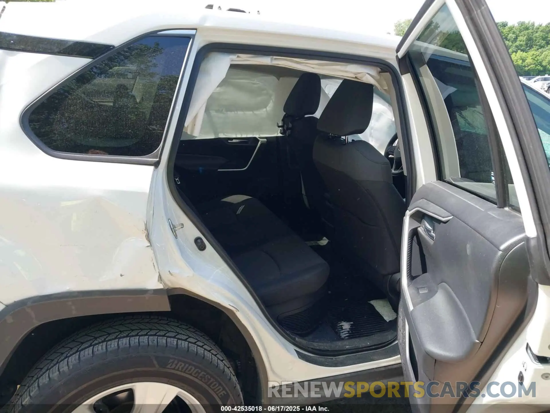 8 Фотография поврежденного автомобиля 4T3R6RFV8LU003340 TOYOTA RAV4 HYBRID 2020