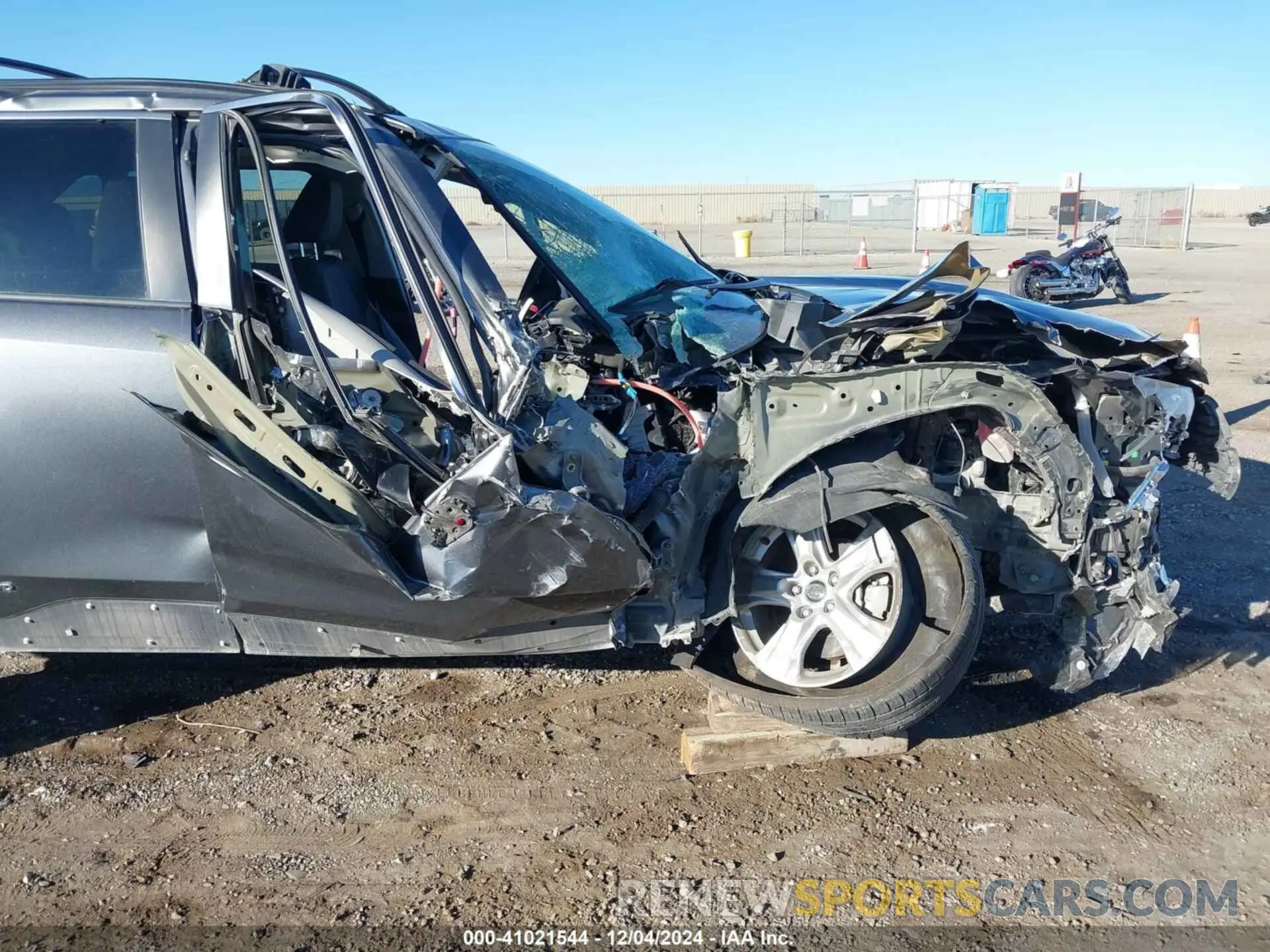 6 Фотография поврежденного автомобиля 4T3R6RFV9LU001497 TOYOTA RAV4 HYBRID 2020