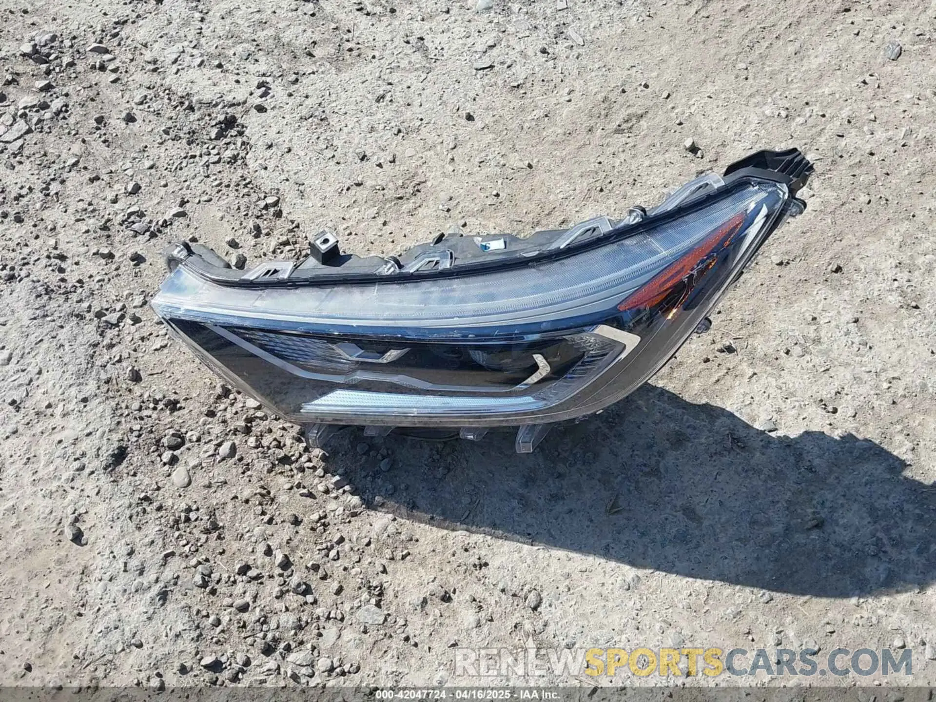12 Photograph of a damaged car 4T3R6RFV9LU005713 TOYOTA RAV4 HYBRID 2020