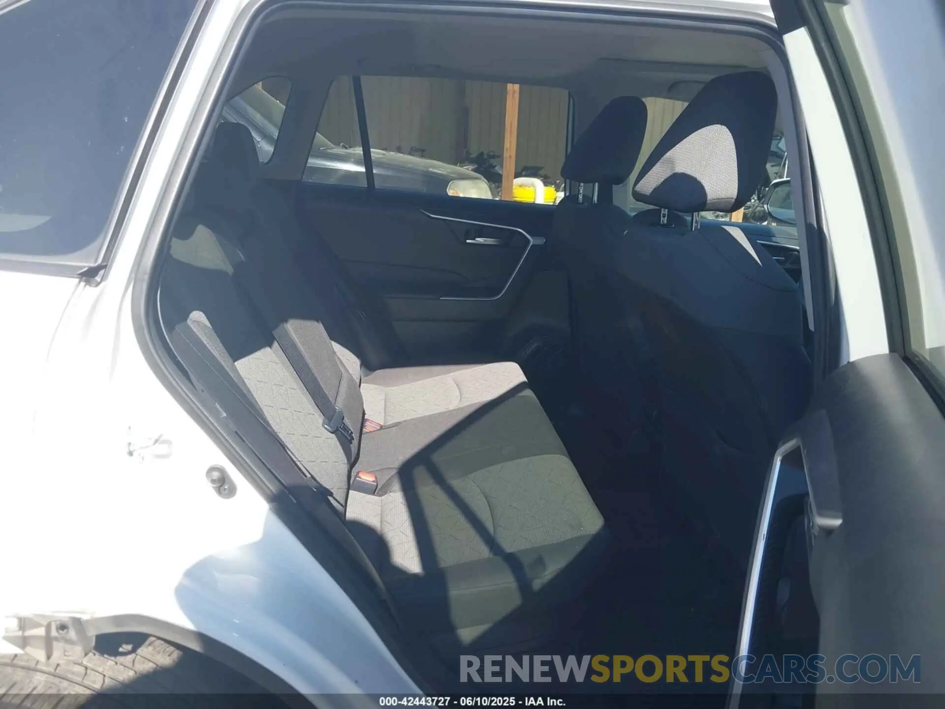 8 Photograph of a damaged car 4T3RWRFV2LU008601 TOYOTA RAV4 HYBRID 2020