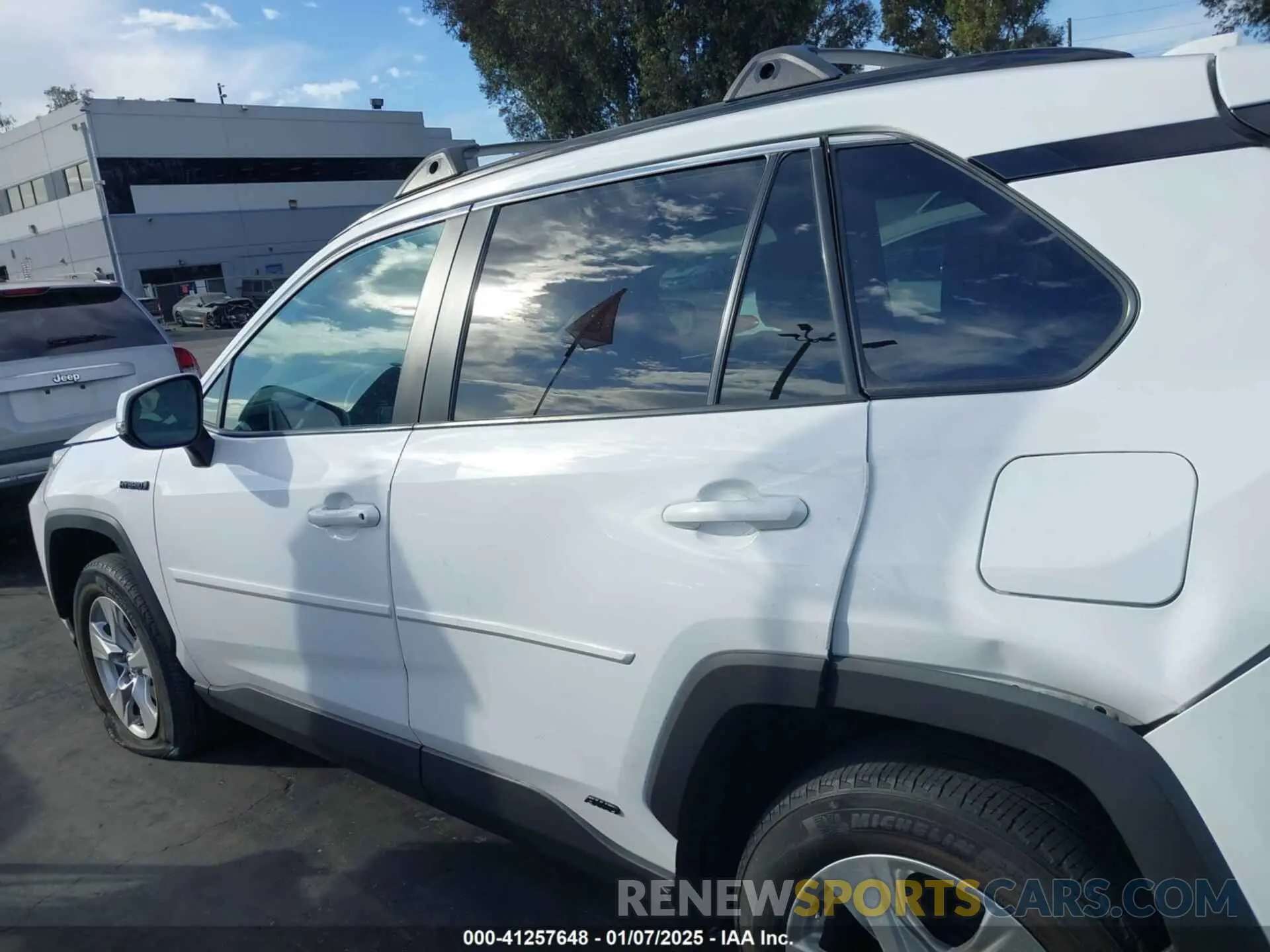 15 Photograph of a damaged car 4T3RWRFV4LU007532 TOYOTA RAV4 HYBRID 2020