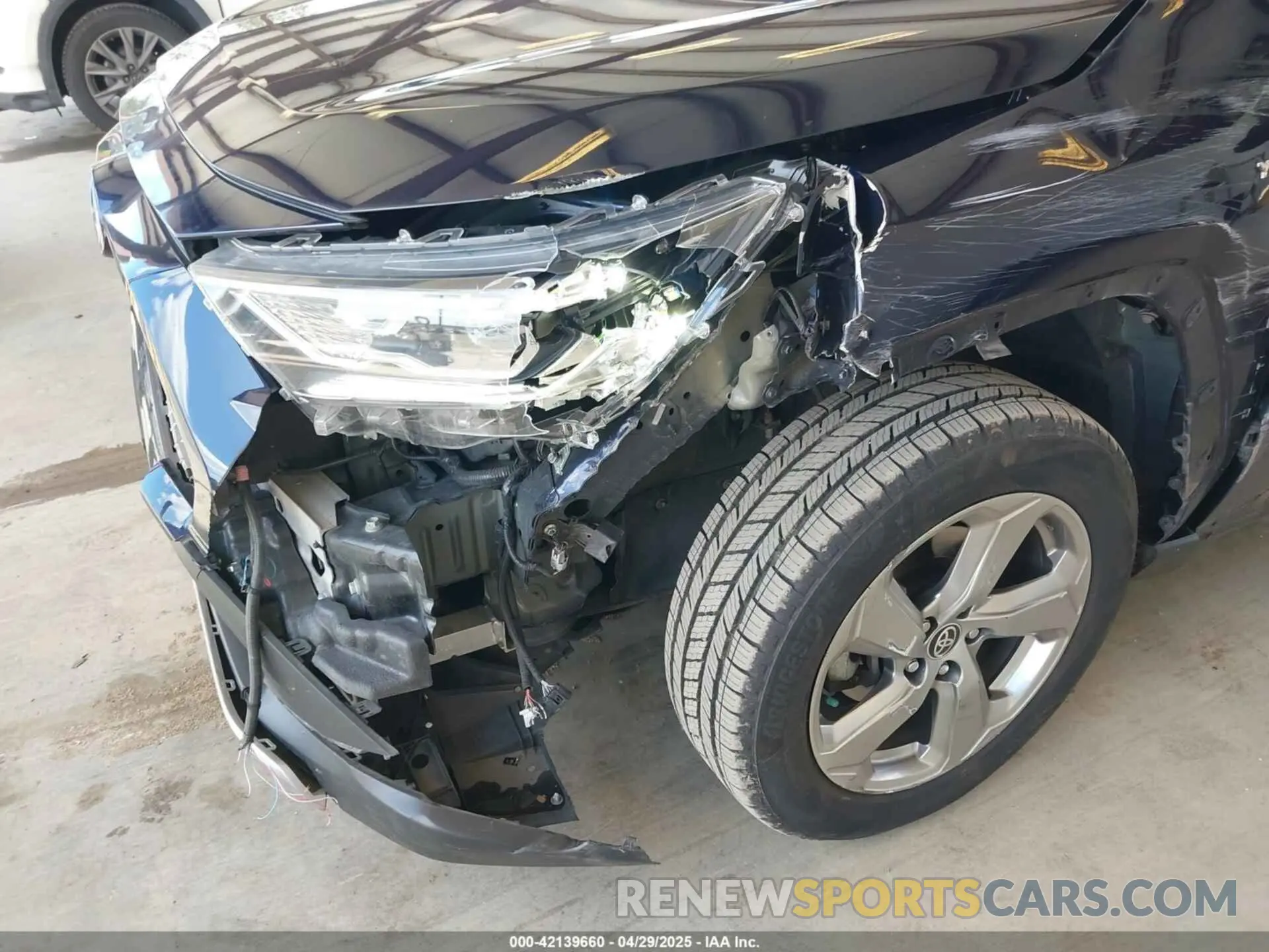 6 Photograph of a damaged car JTMDWRFV4LD527463 TOYOTA RAV4 HYBRID 2020
