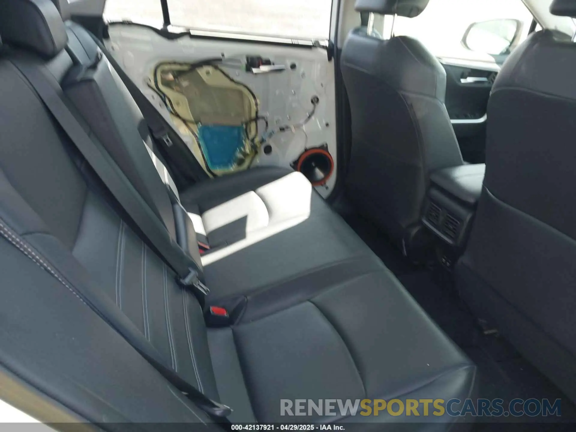 8 Фотография поврежденного автомобиля JTMDWRFV5LD065253 TOYOTA RAV4 HYBRID 2020