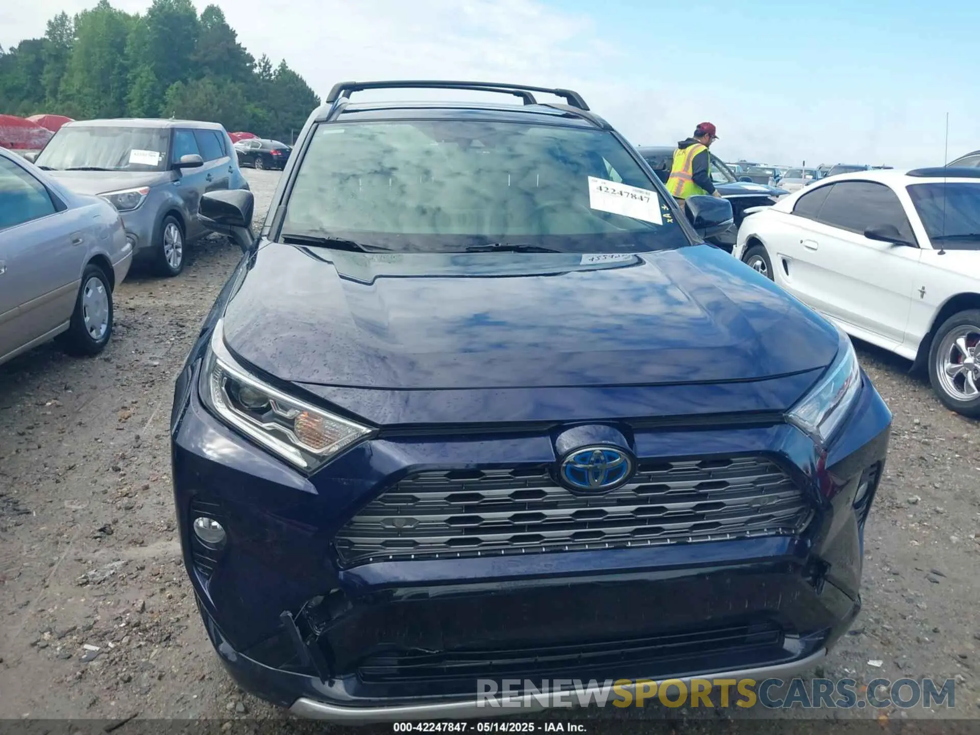 12 Photograph of a damaged car JTME6RFV8LD502070 TOYOTA RAV4 HYBRID 2020