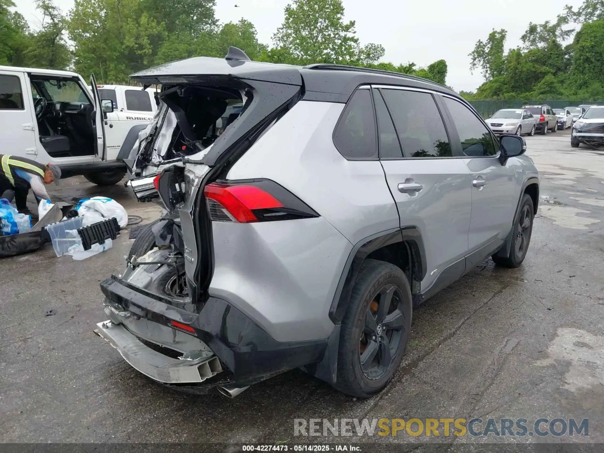 4 Фотография поврежденного автомобиля JTMEWRFV2LJ048285 TOYOTA RAV4 HYBRID 2020