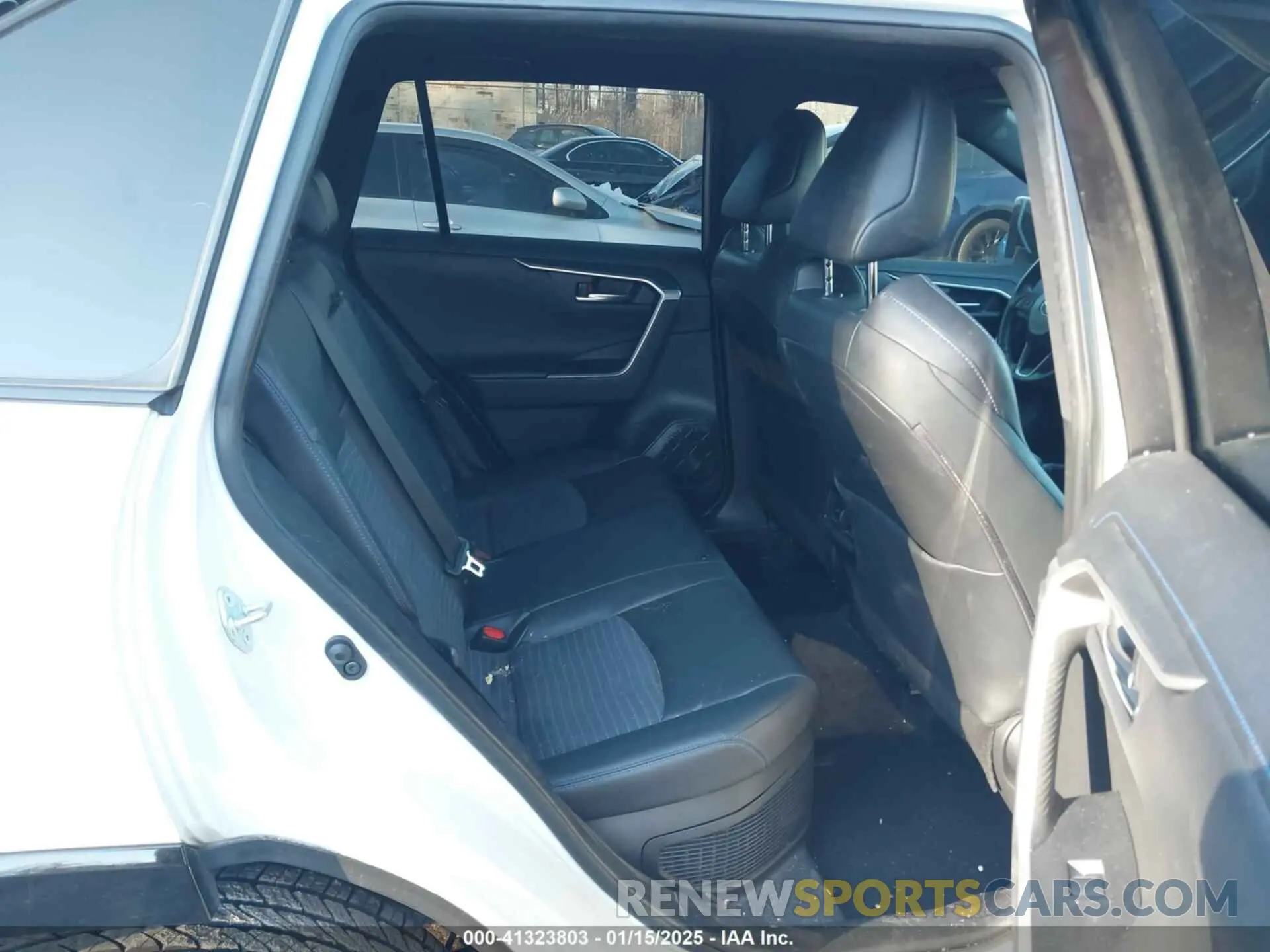 8 Photograph of a damaged car JTMEWRFV6LJ040724 TOYOTA RAV4 HYBRID 2020