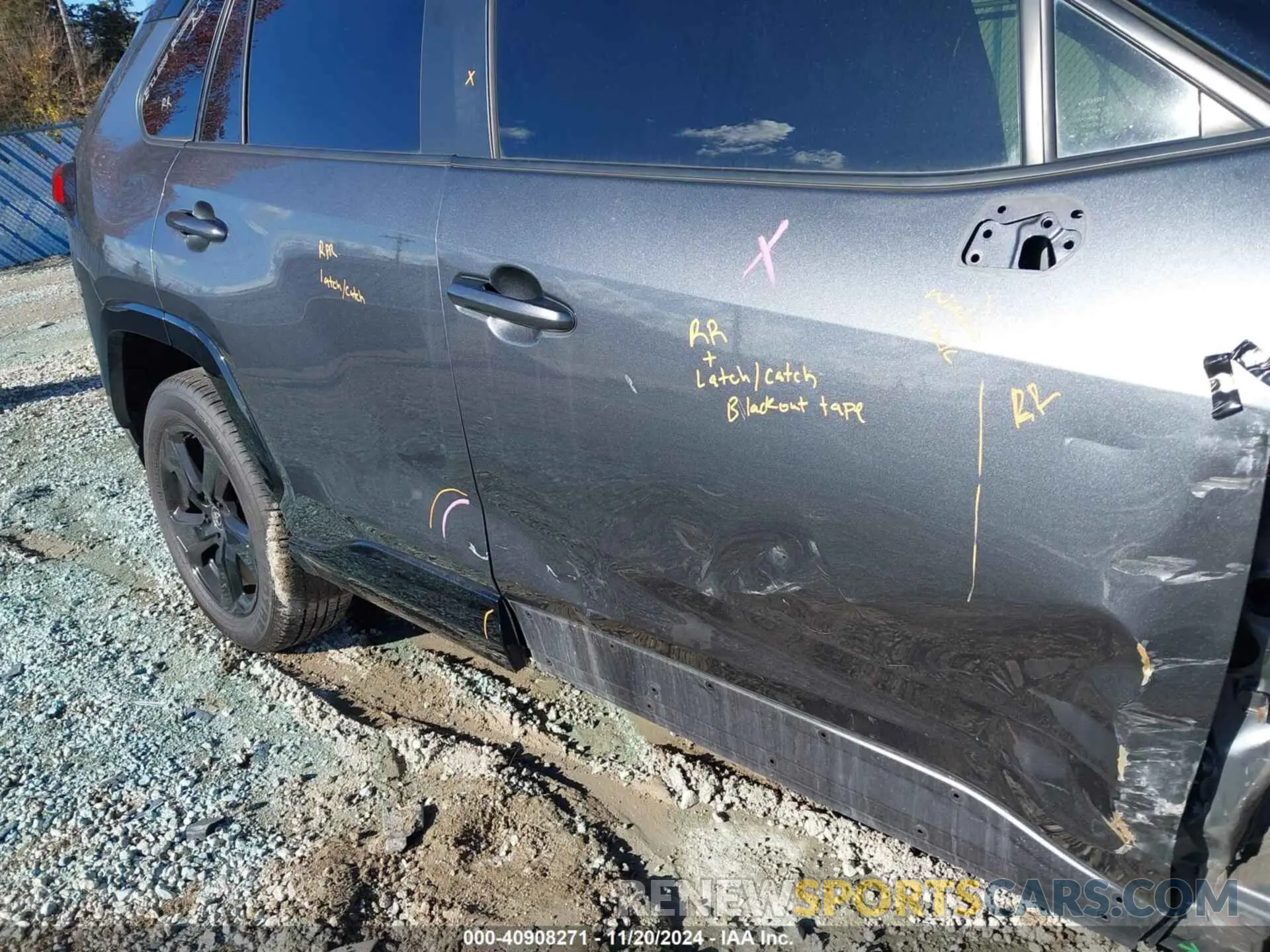 18 Photograph of a damaged car JTMEWRFV9LD541749 TOYOTA RAV4 HYBRID 2020