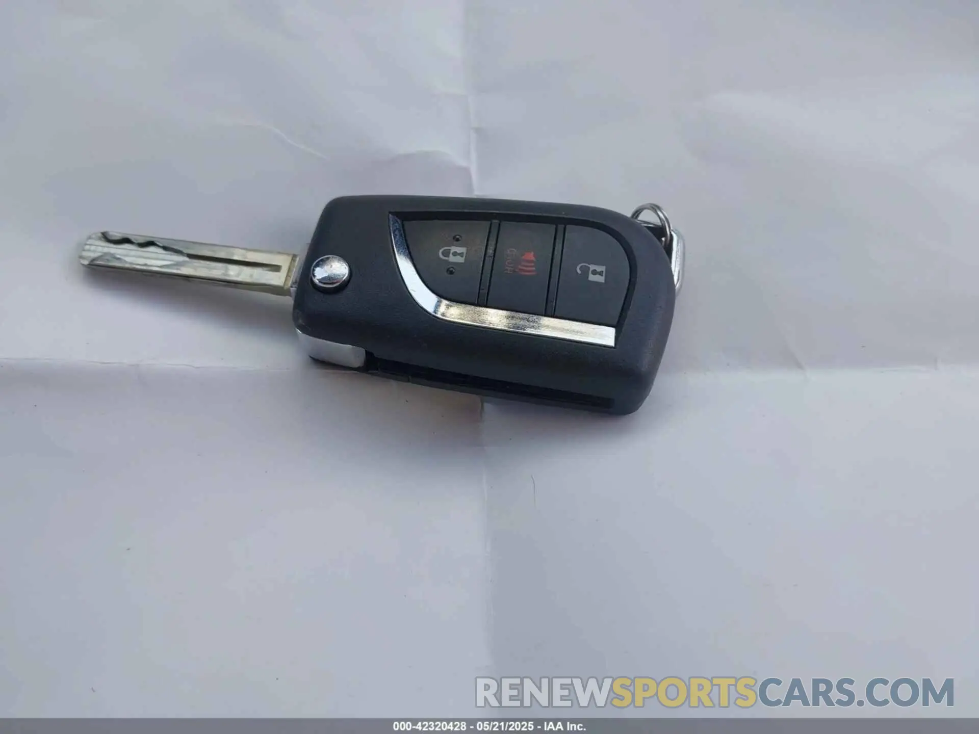 11 Photograph of a damaged car JTMLWRFV0LD068038 TOYOTA RAV4 HYBRID 2020
