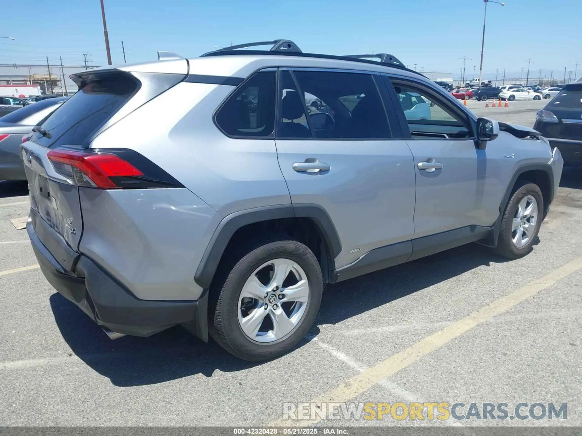 4 Photograph of a damaged car JTMLWRFV0LD068038 TOYOTA RAV4 HYBRID 2020