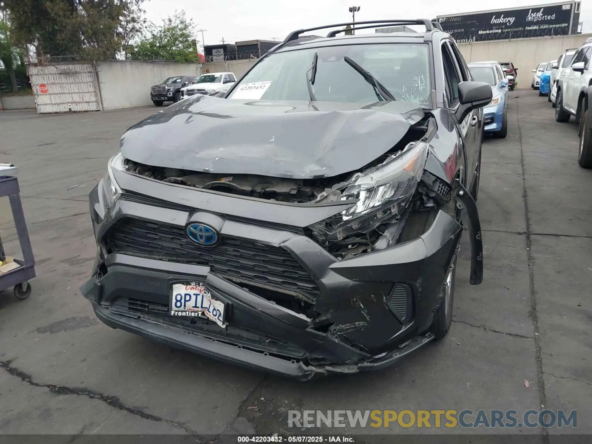 12 Photograph of a damaged car JTMLWRFV8LD537361 TOYOTA RAV4 HYBRID 2020