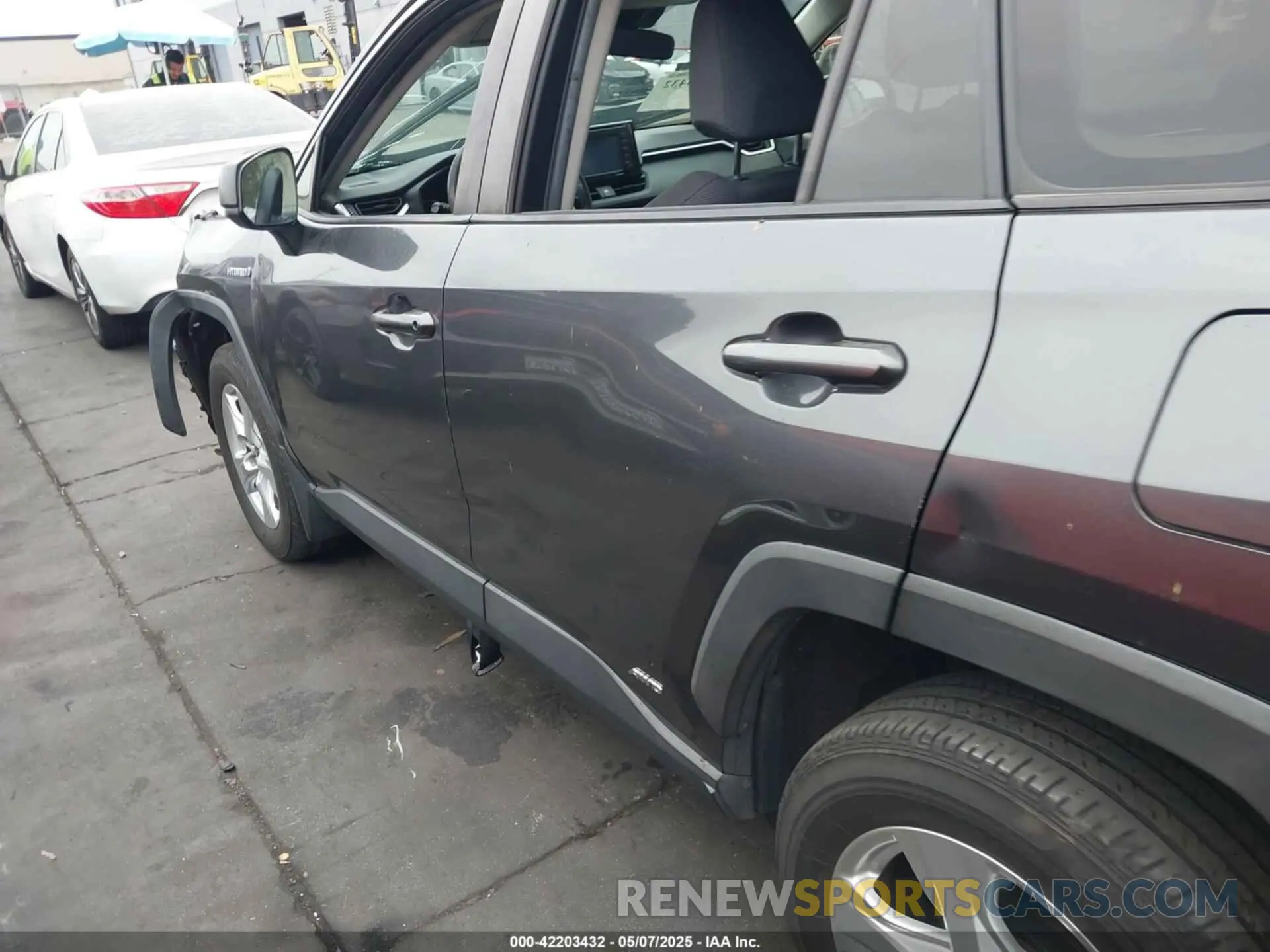 14 Photograph of a damaged car JTMLWRFV8LD537361 TOYOTA RAV4 HYBRID 2020