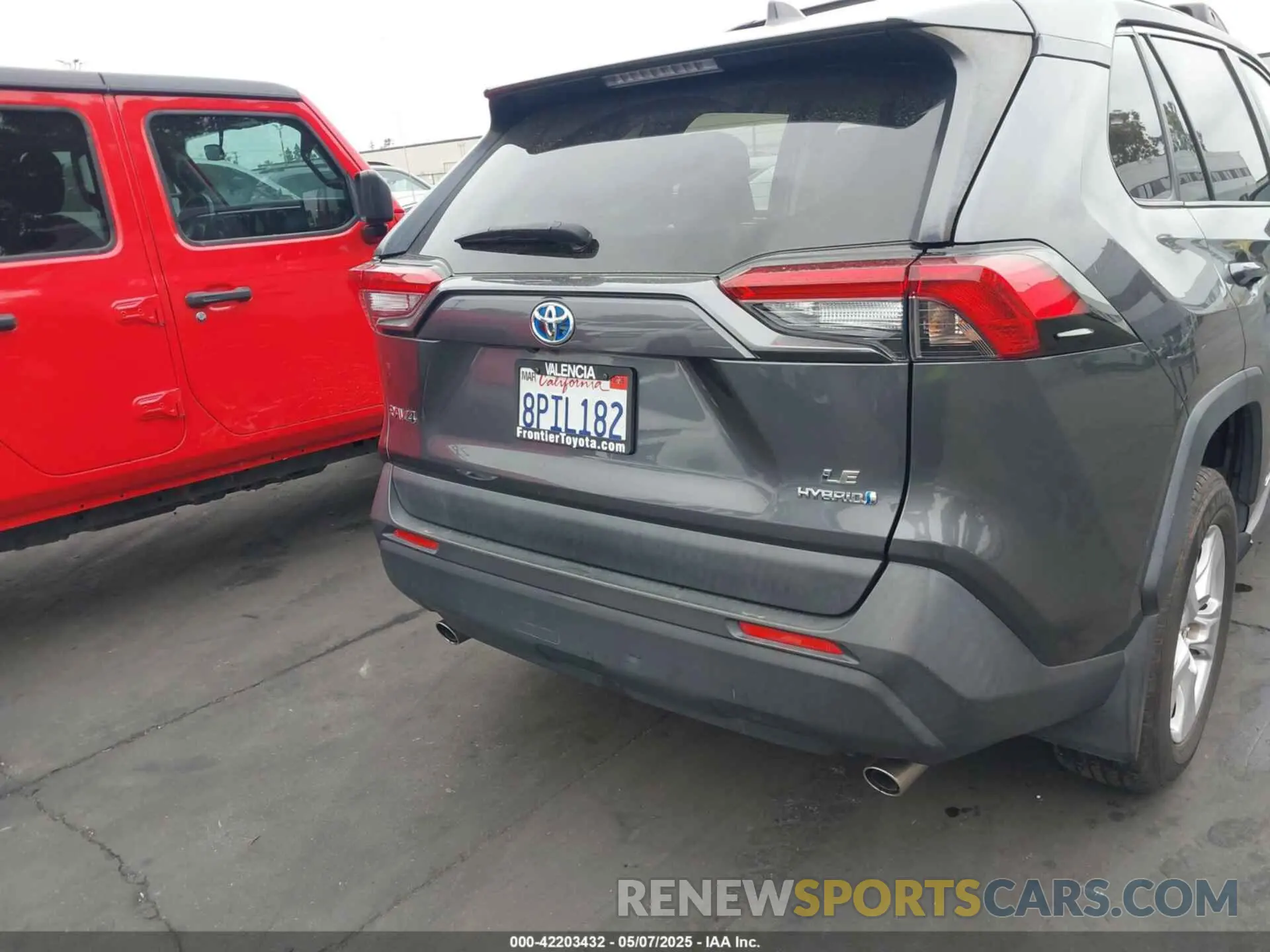 16 Photograph of a damaged car JTMLWRFV8LD537361 TOYOTA RAV4 HYBRID 2020