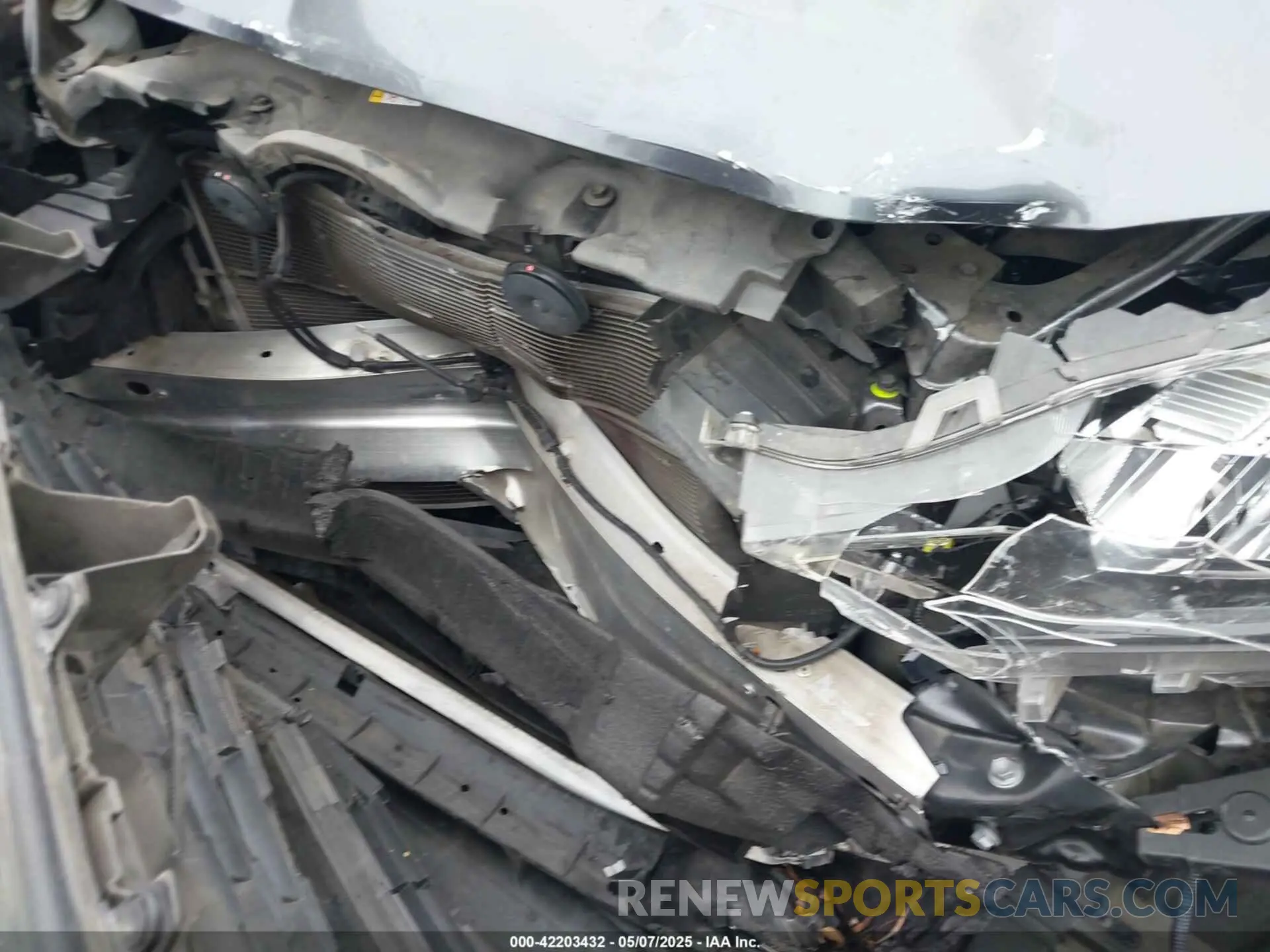 17 Photograph of a damaged car JTMLWRFV8LD537361 TOYOTA RAV4 HYBRID 2020