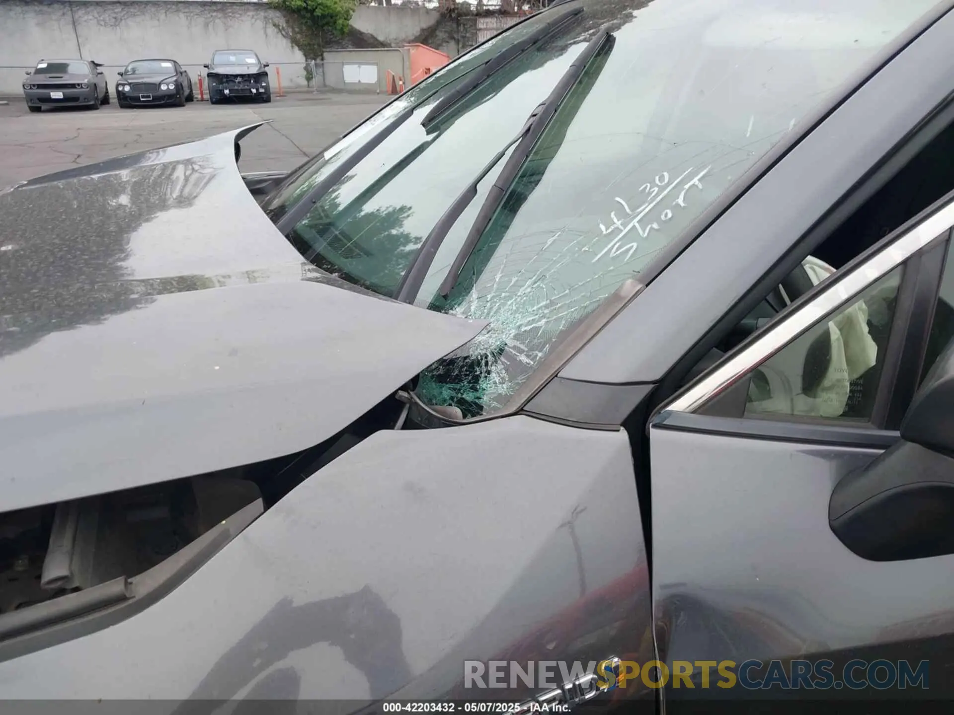 18 Photograph of a damaged car JTMLWRFV8LD537361 TOYOTA RAV4 HYBRID 2020