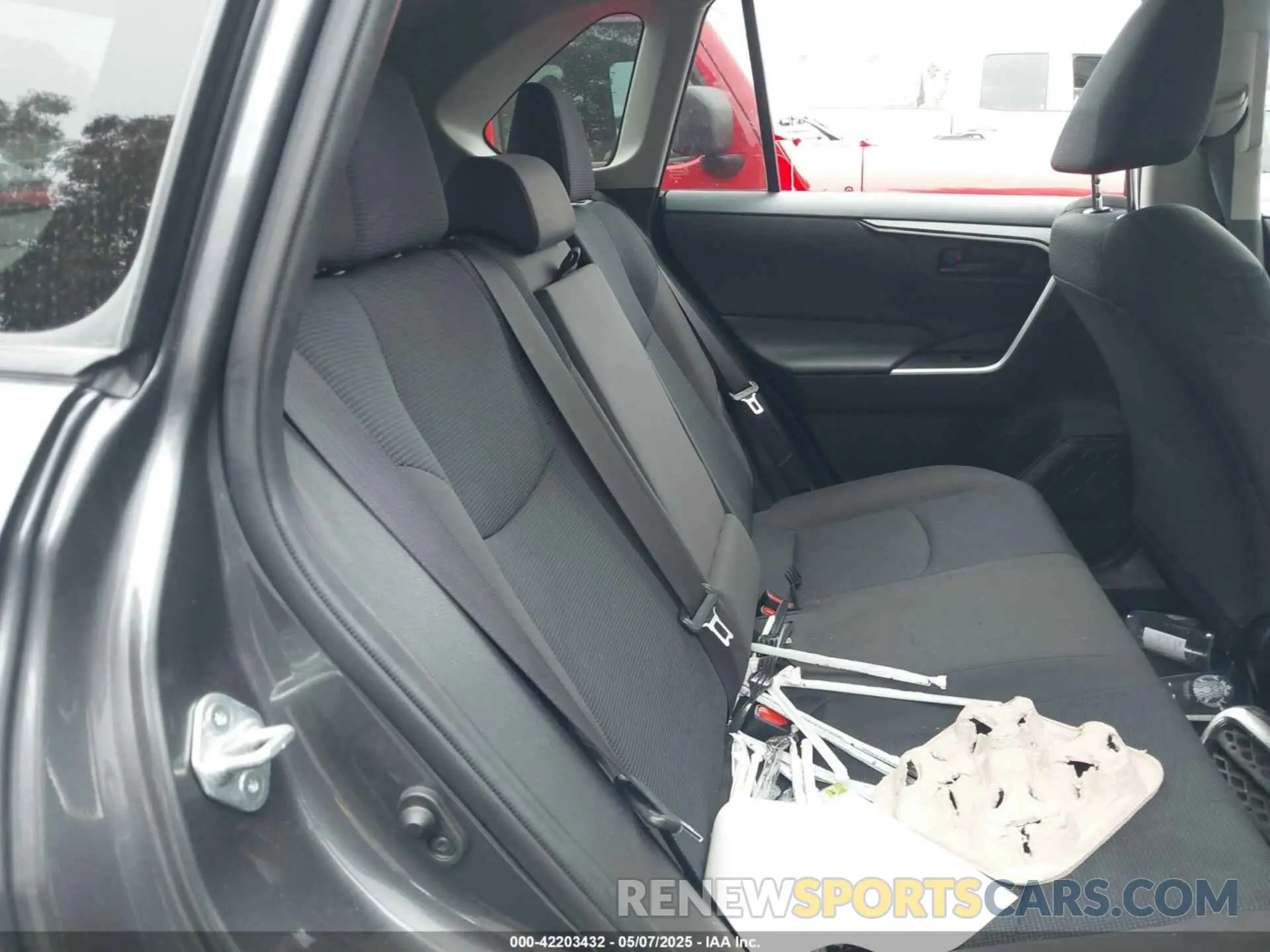 8 Photograph of a damaged car JTMLWRFV8LD537361 TOYOTA RAV4 HYBRID 2020