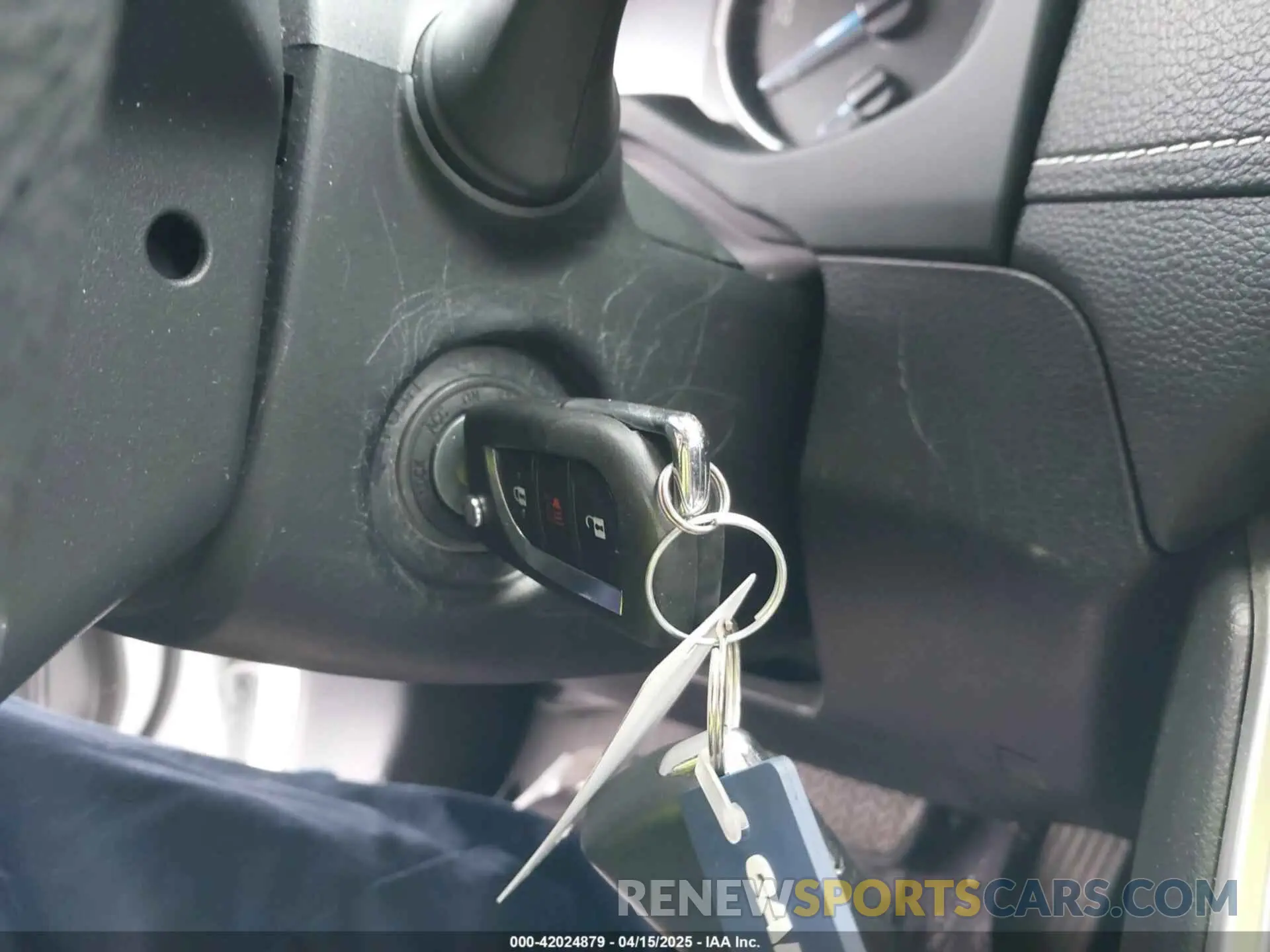 11 Photograph of a damaged car JTMMWRFV1LD064097 TOYOTA RAV4 HYBRID 2020