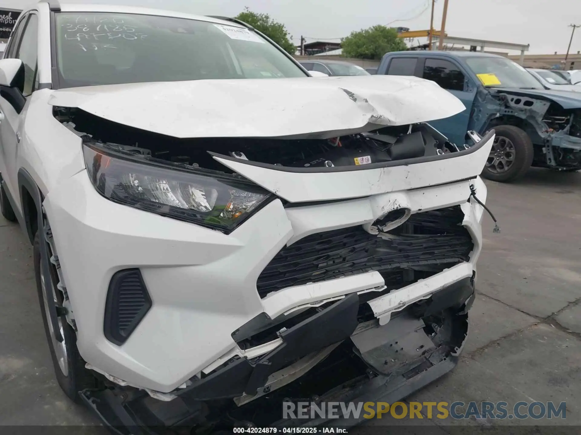 6 Photograph of a damaged car JTMMWRFV1LD064097 TOYOTA RAV4 HYBRID 2020