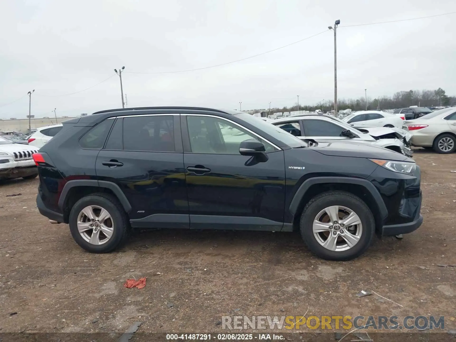 13 Photograph of a damaged car JTMR6RFV6LD001177 TOYOTA RAV4 HYBRID 2020