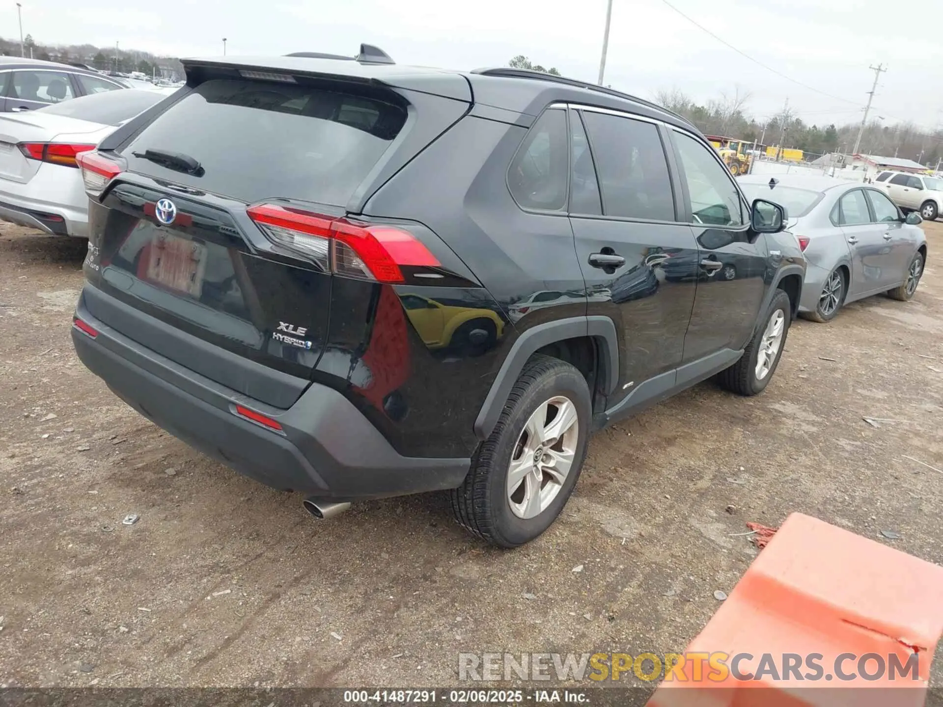 4 Photograph of a damaged car JTMR6RFV6LD001177 TOYOTA RAV4 HYBRID 2020
