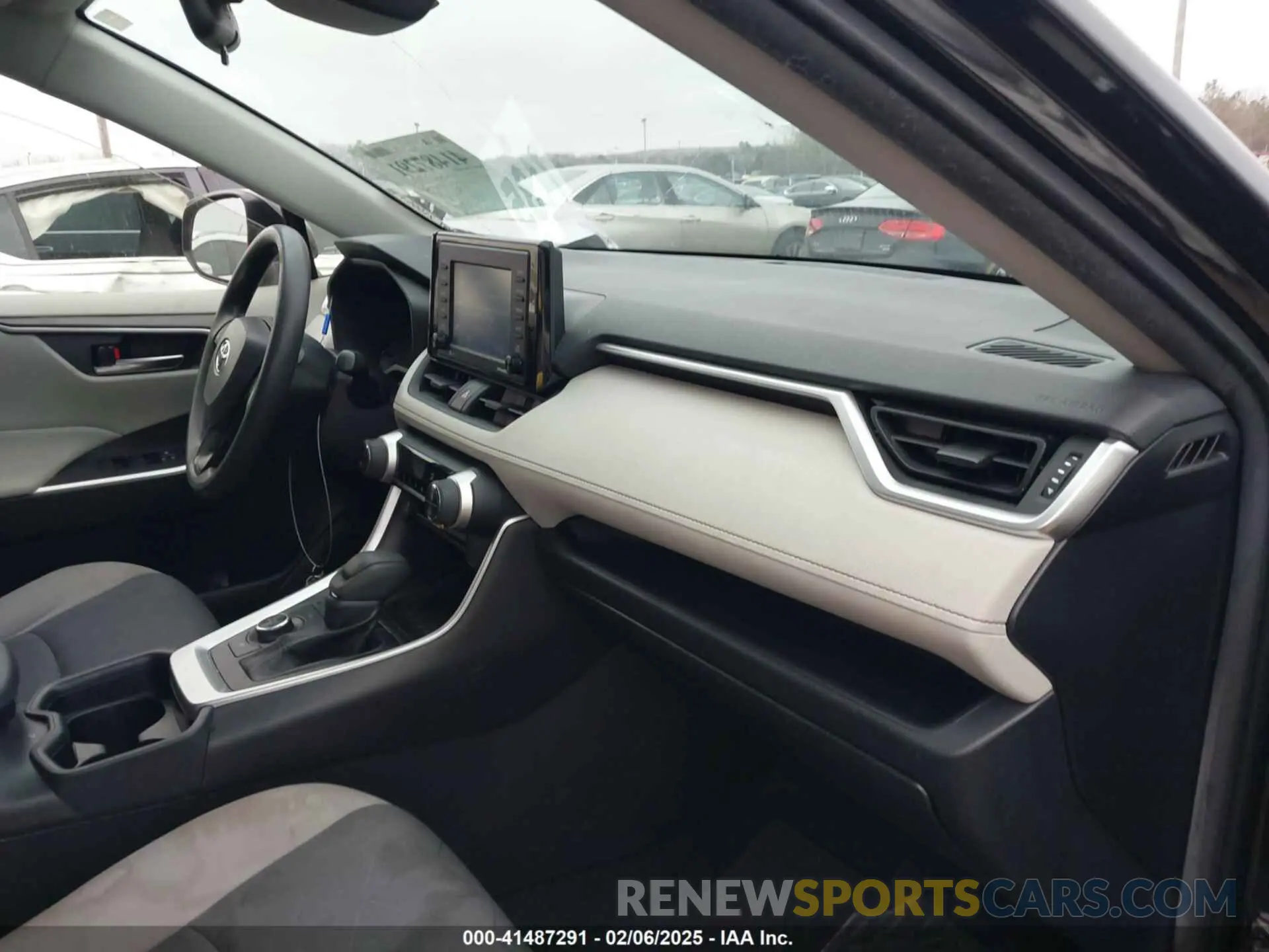 5 Photograph of a damaged car JTMR6RFV6LD001177 TOYOTA RAV4 HYBRID 2020
