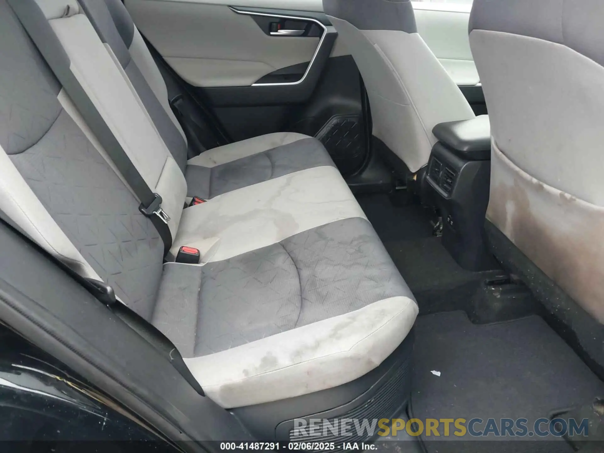 8 Photograph of a damaged car JTMR6RFV6LD001177 TOYOTA RAV4 HYBRID 2020