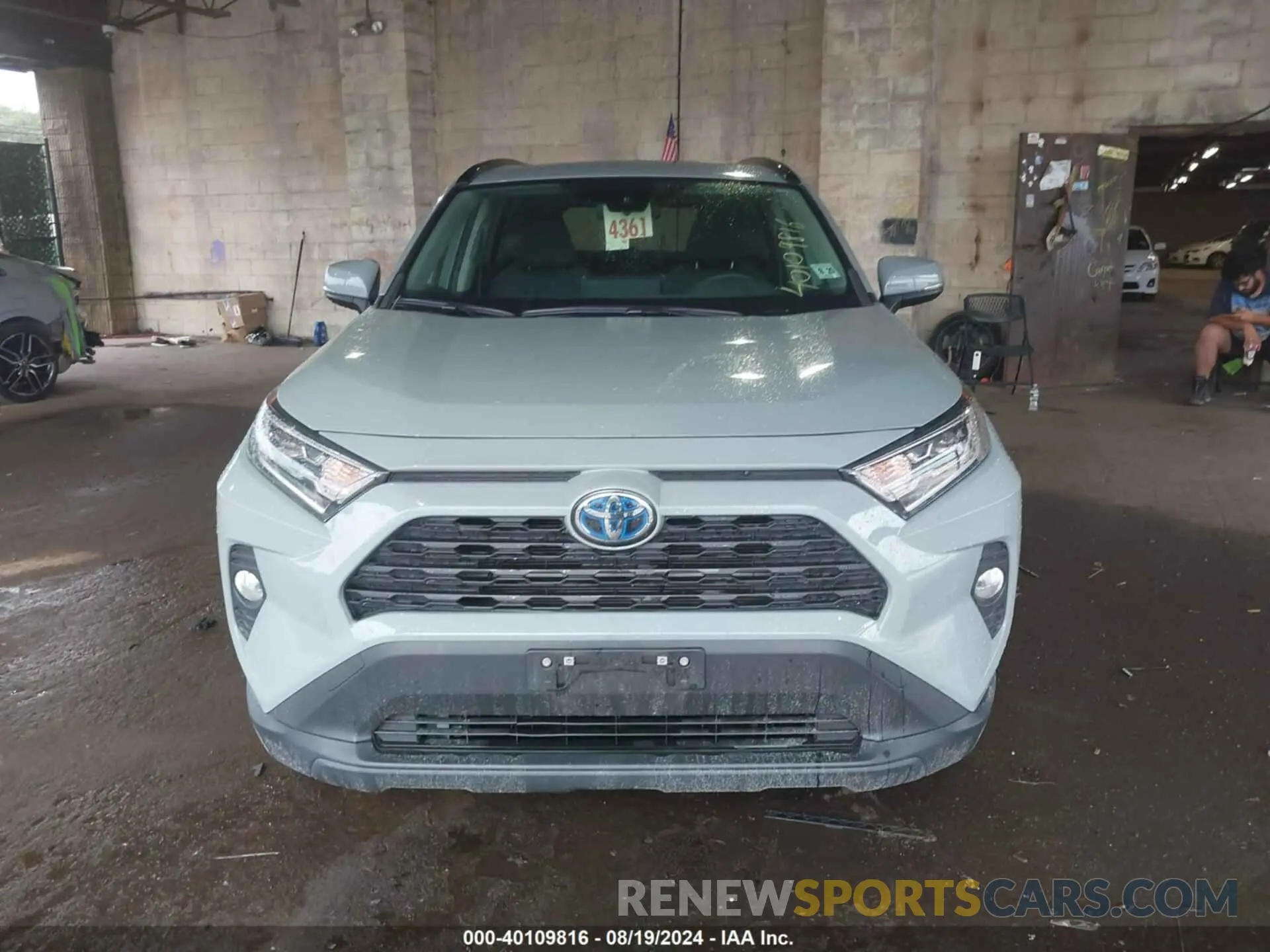 12 Photograph of a damaged car JTMR6RFV7LD005304 TOYOTA RAV4 HYBRID 2020