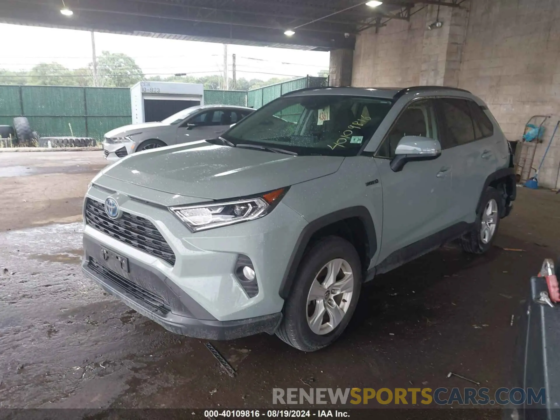 2 Photograph of a damaged car JTMR6RFV7LD005304 TOYOTA RAV4 HYBRID 2020