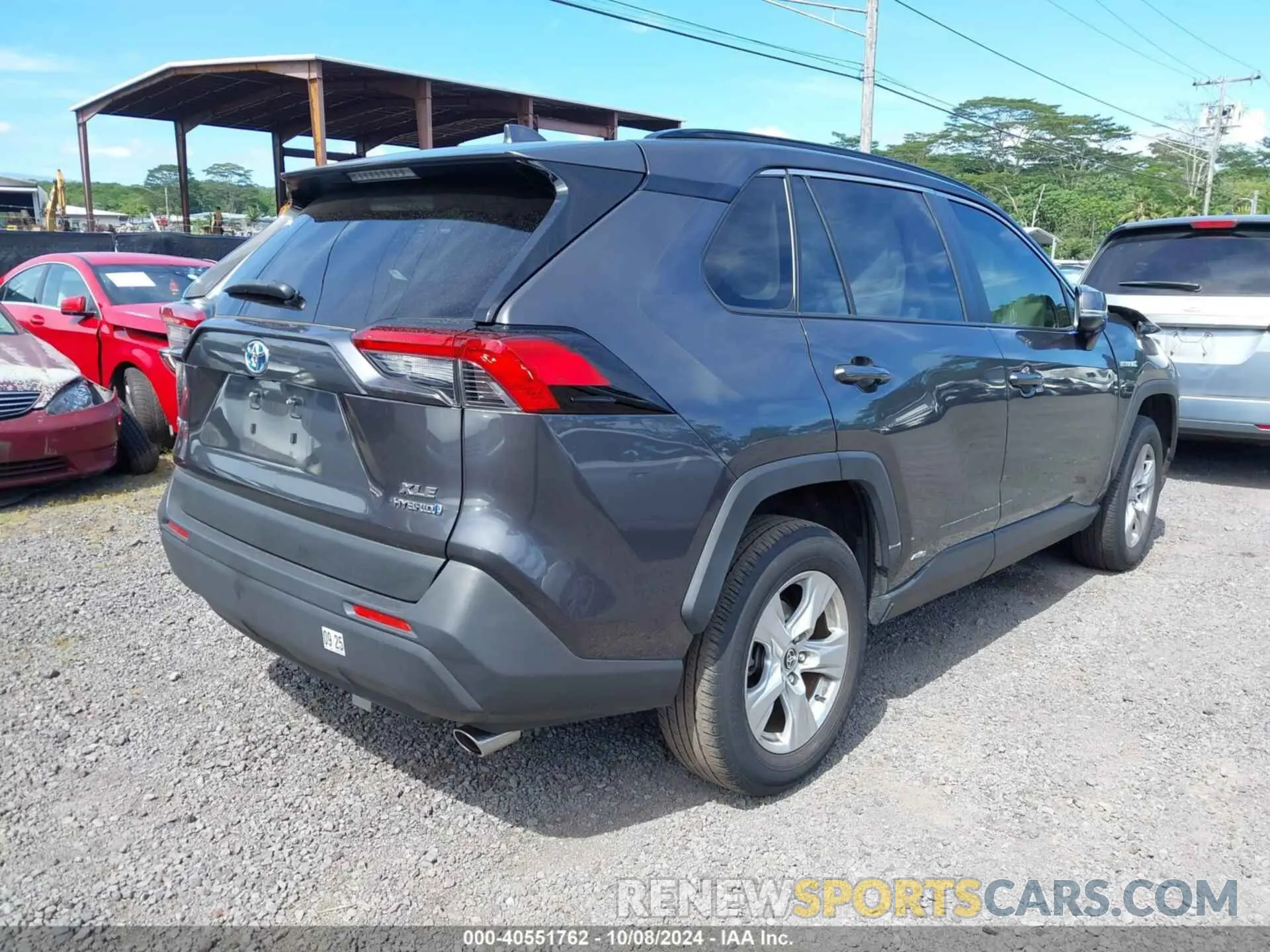 4 Photograph of a damaged car JTMR6RFV9LJ002101 TOYOTA RAV4 HYBRID 2020
