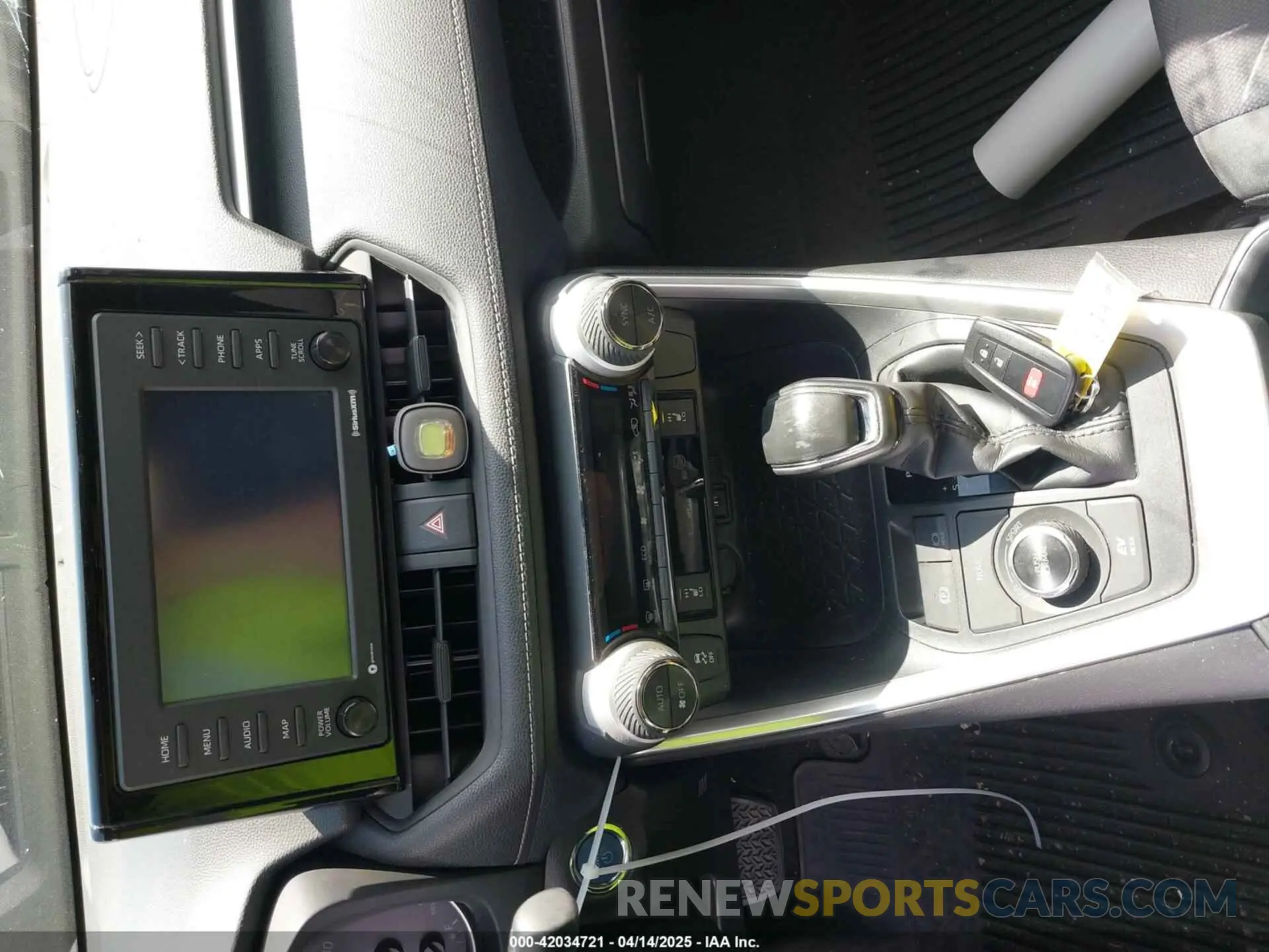 11 Photograph of a damaged car JTMRWRFV2LD549063 TOYOTA RAV4 HYBRID 2020