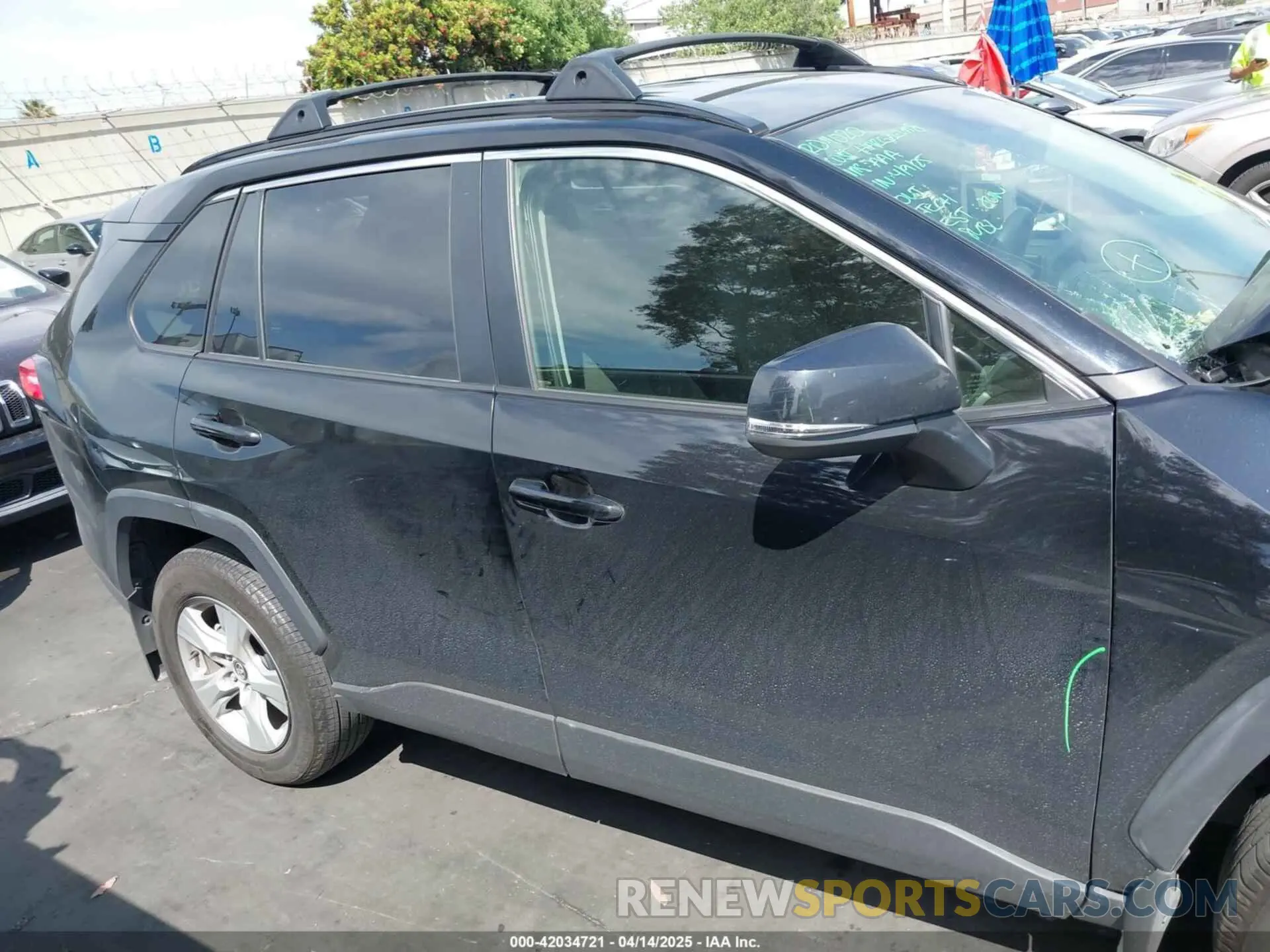 14 Photograph of a damaged car JTMRWRFV2LD549063 TOYOTA RAV4 HYBRID 2020