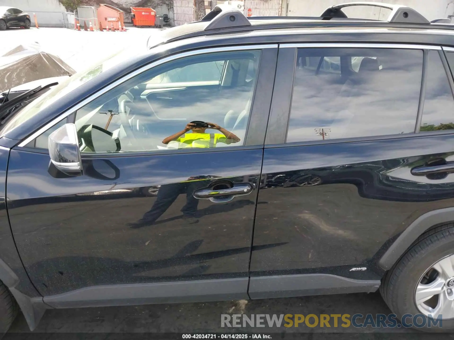 15 Photograph of a damaged car JTMRWRFV2LD549063 TOYOTA RAV4 HYBRID 2020