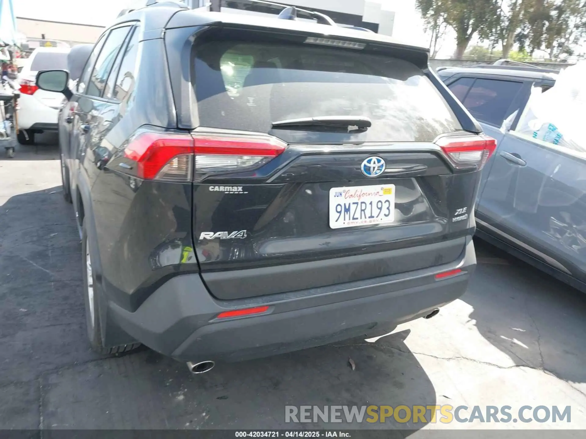 17 Photograph of a damaged car JTMRWRFV2LD549063 TOYOTA RAV4 HYBRID 2020