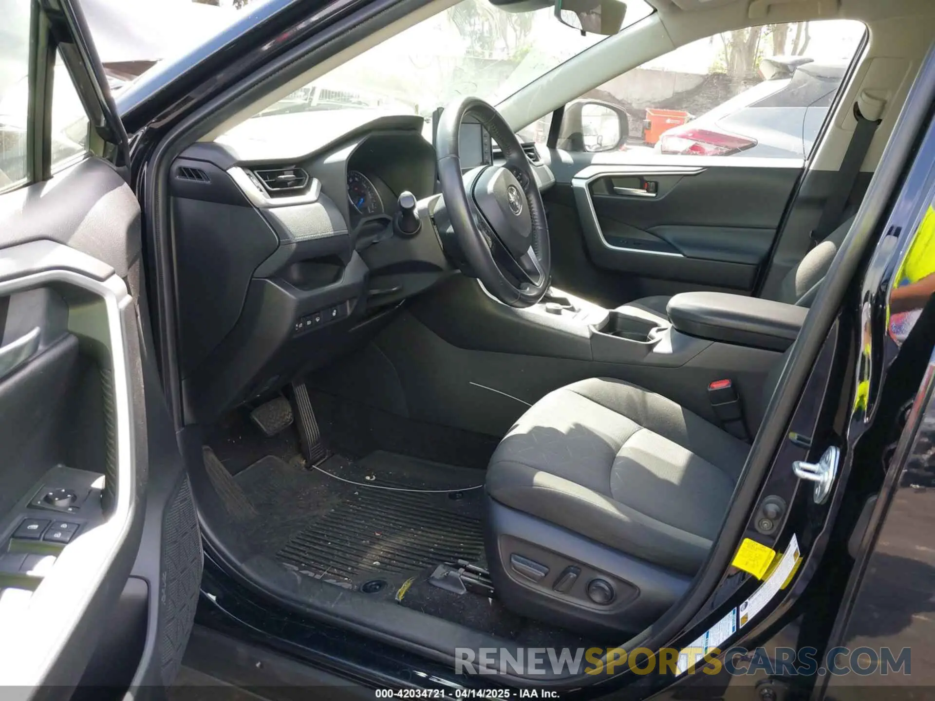 19 Photograph of a damaged car JTMRWRFV2LD549063 TOYOTA RAV4 HYBRID 2020