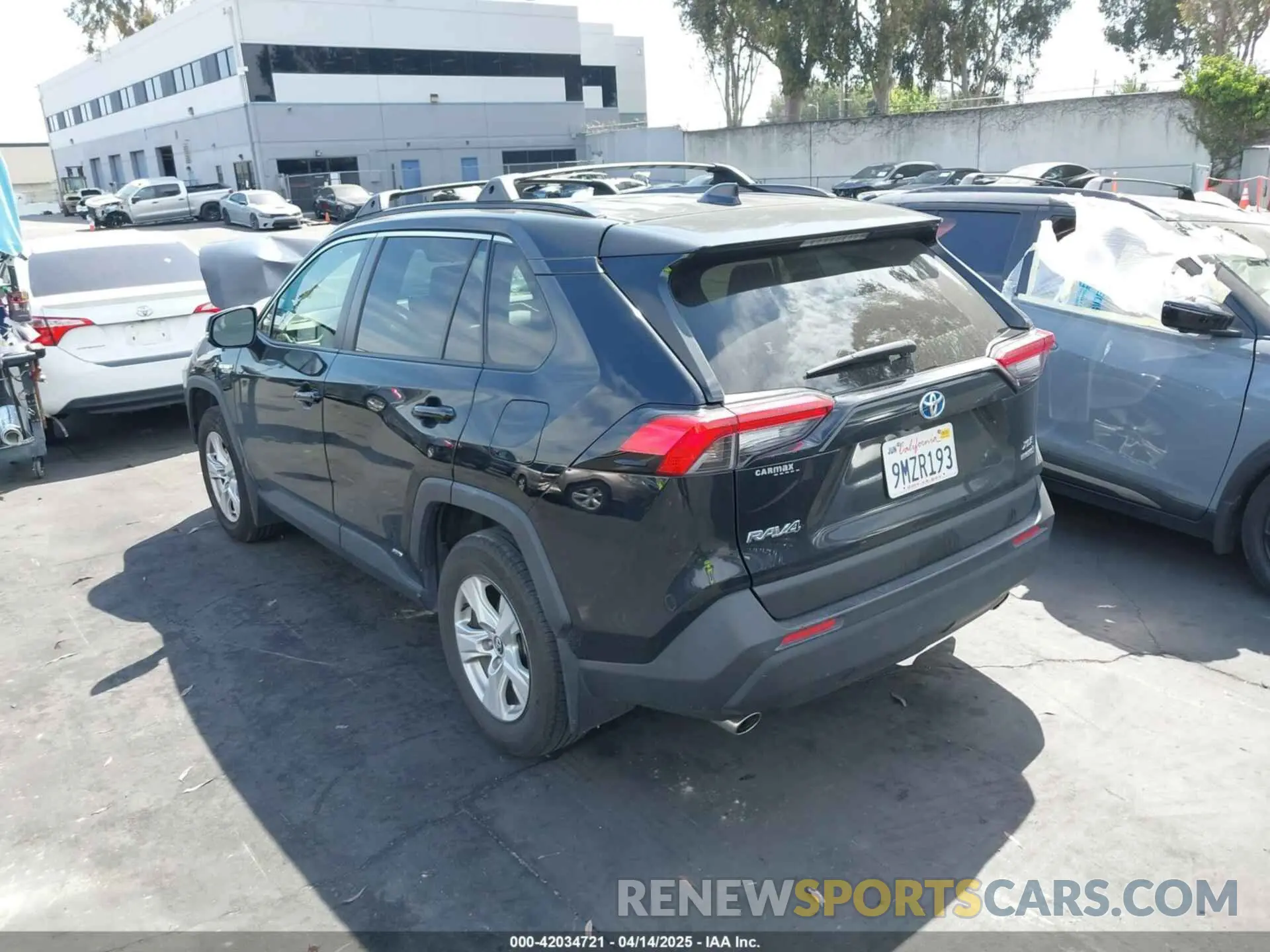 3 Photograph of a damaged car JTMRWRFV2LD549063 TOYOTA RAV4 HYBRID 2020