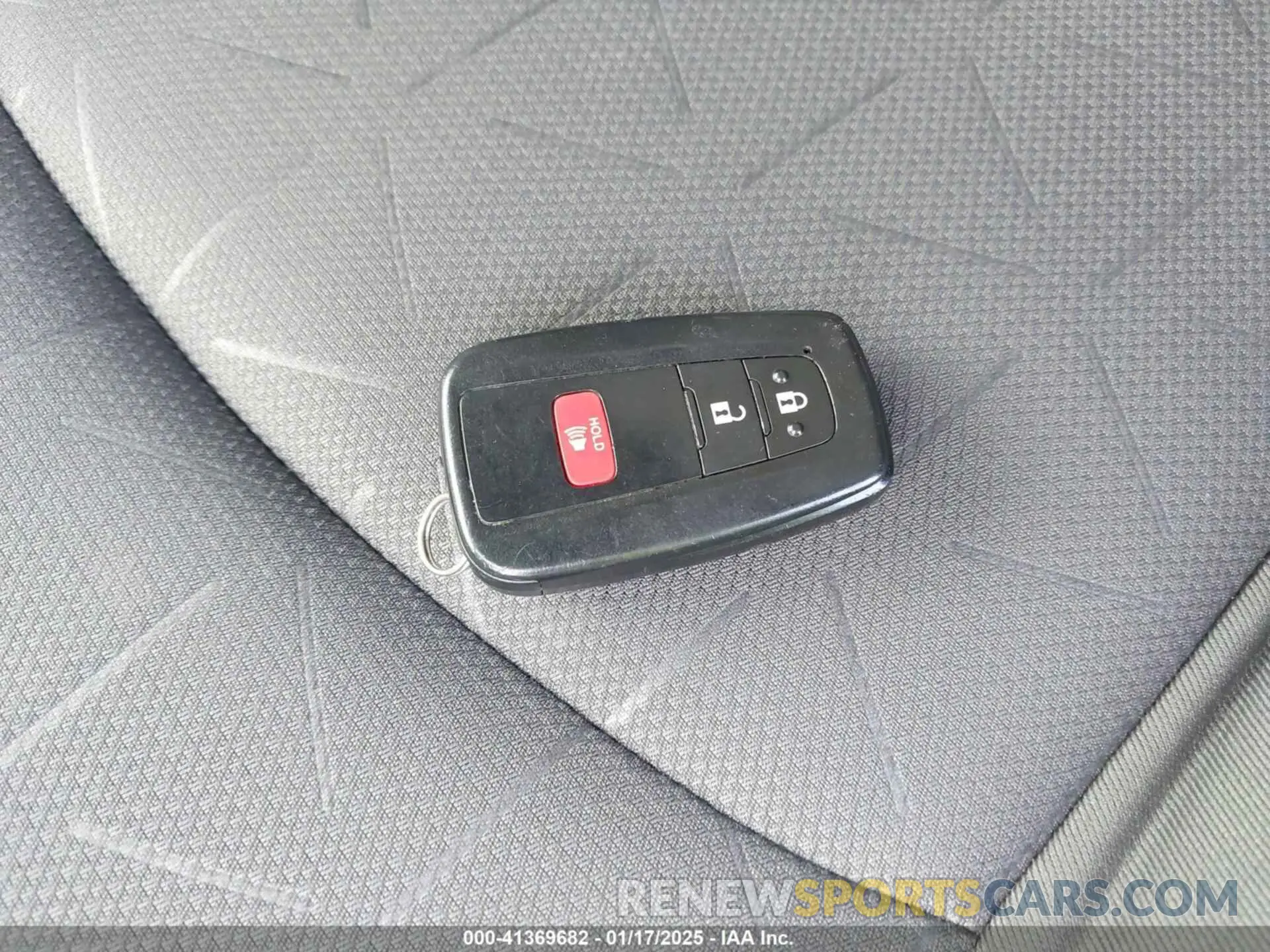 11 Photograph of a damaged car JTMRWRFV5LJ046001 TOYOTA RAV4 HYBRID 2020