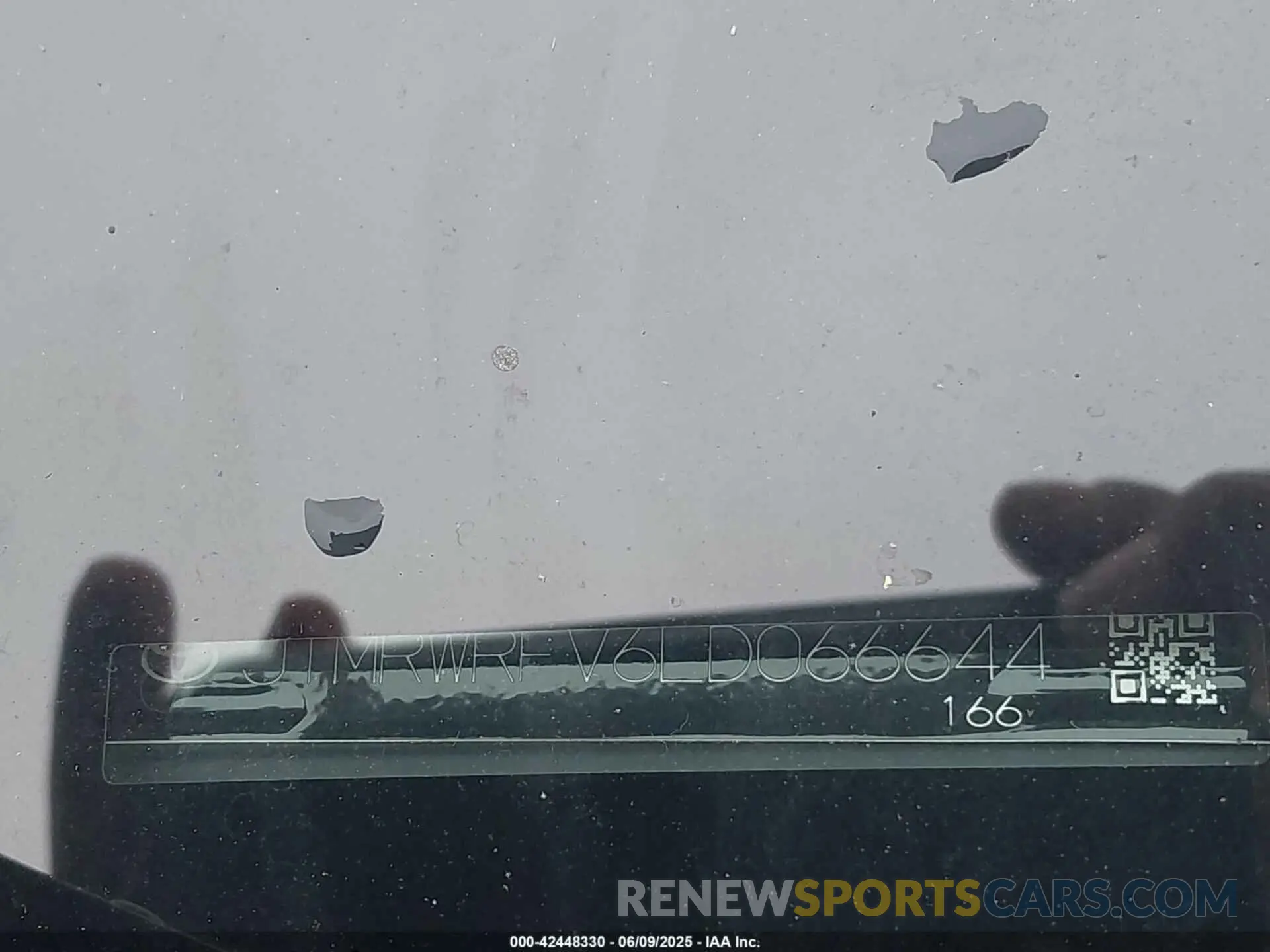 17 Photograph of a damaged car JTMRWRFV6LD066644 TOYOTA RAV4 HYBRID 2020