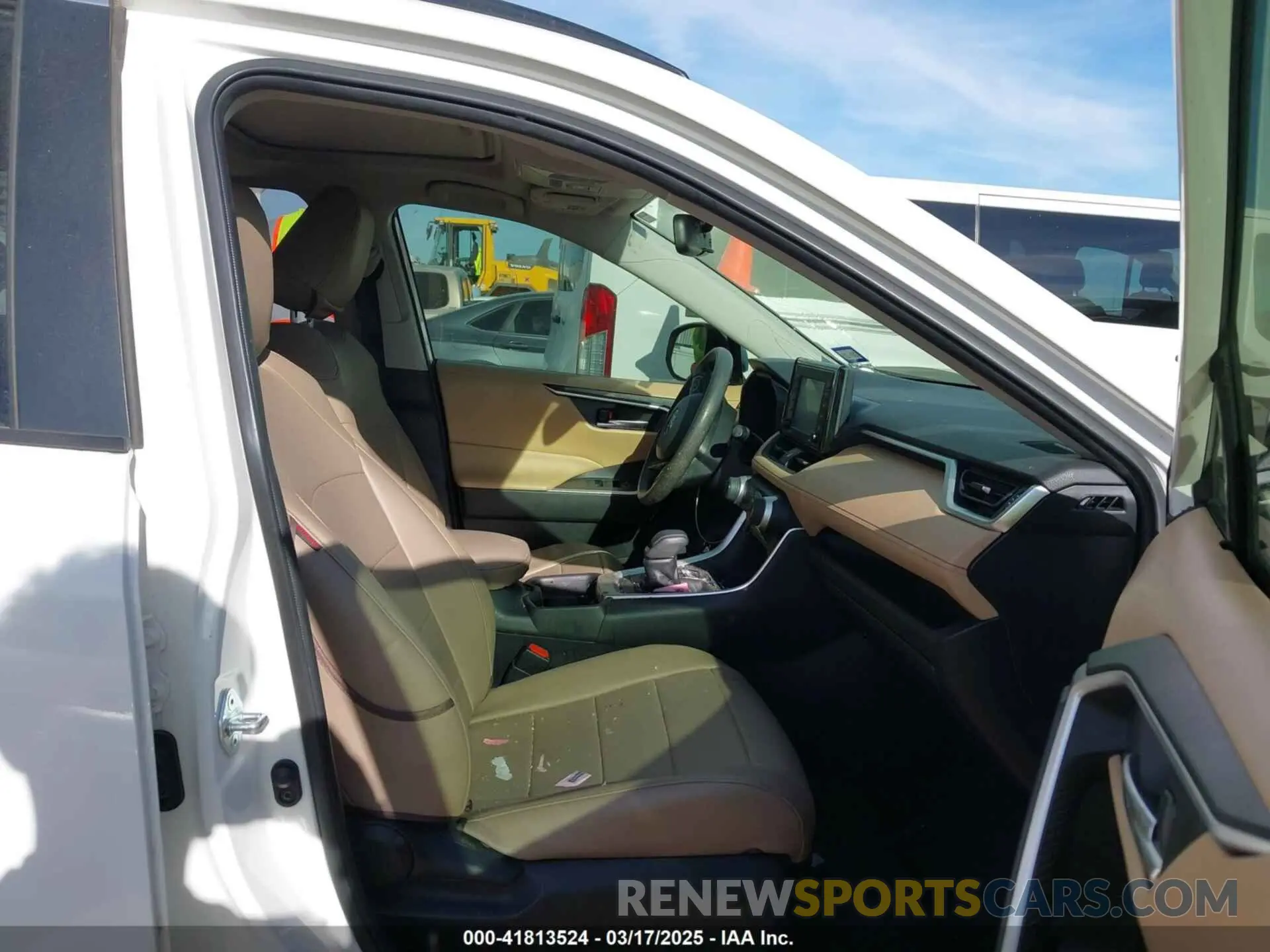 5 Фотография поврежденного автомобиля JTMRWRFV6LD549163 TOYOTA RAV4 HYBRID 2020