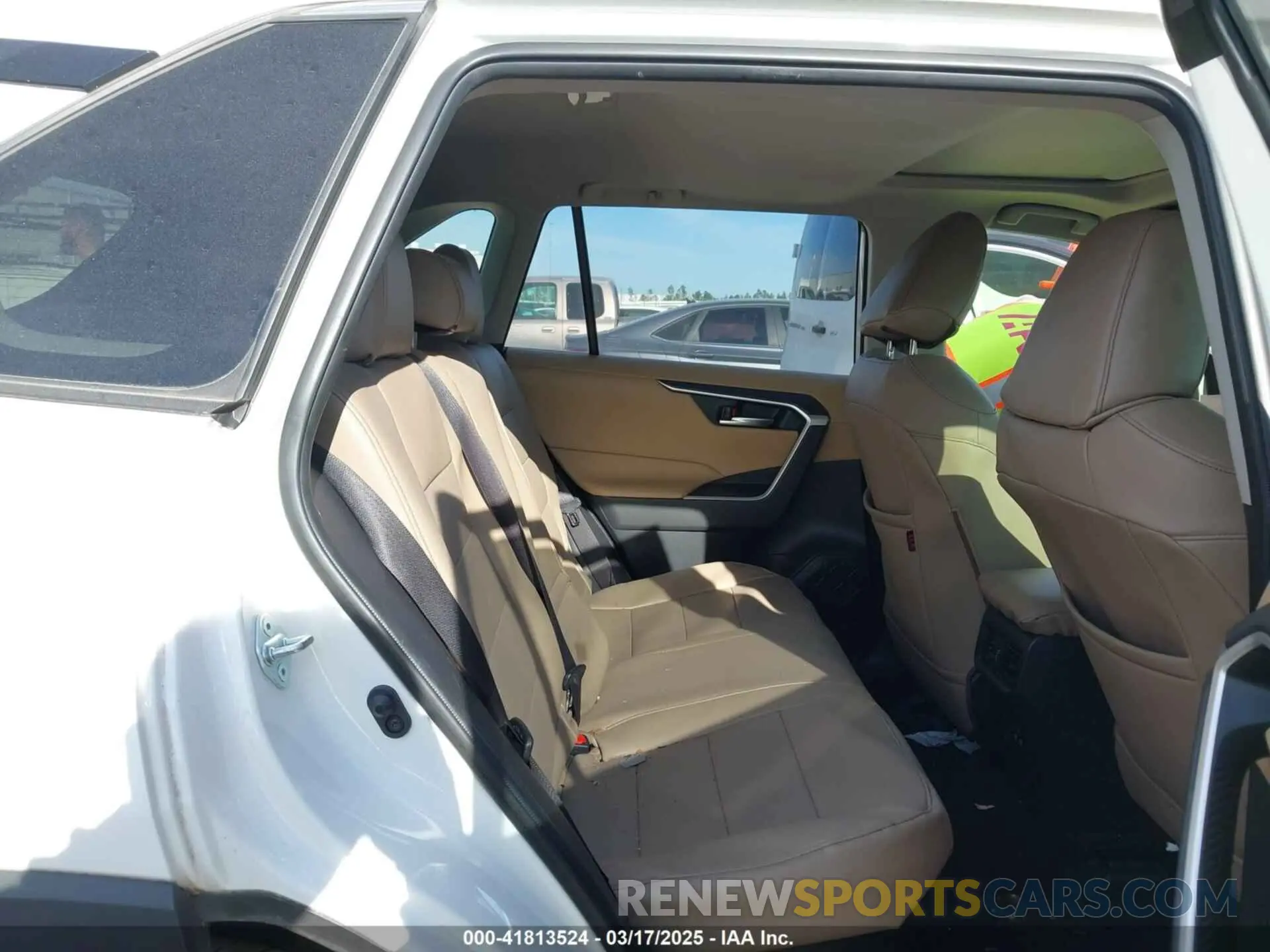 8 Фотография поврежденного автомобиля JTMRWRFV6LD549163 TOYOTA RAV4 HYBRID 2020