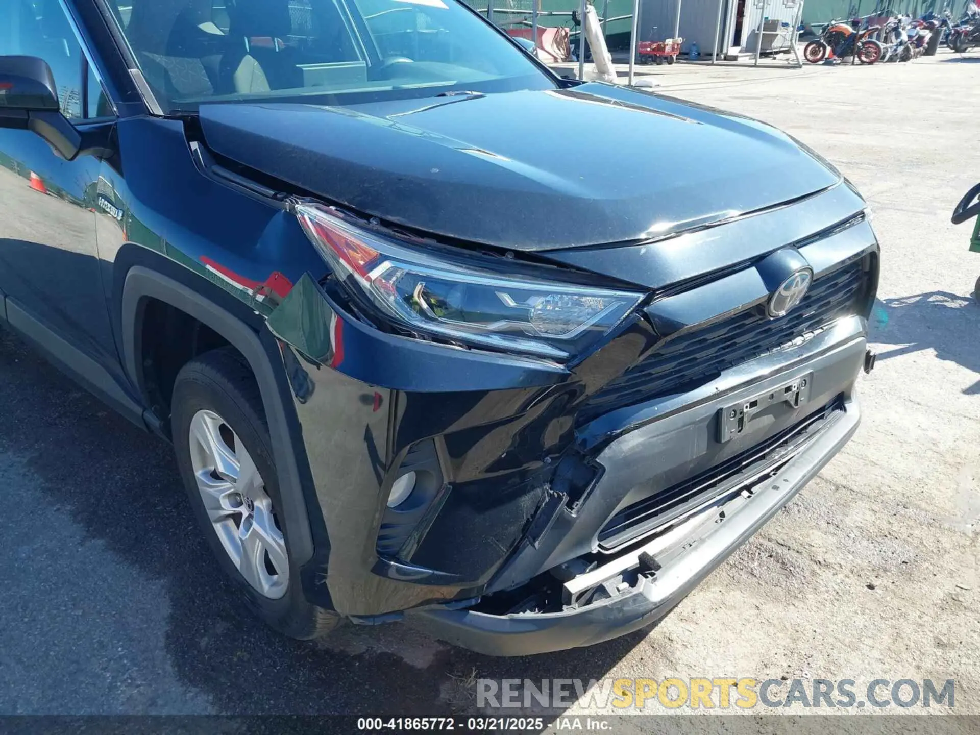 17 Photograph of a damaged car JTMRWRFV9LD044346 TOYOTA RAV4 HYBRID 2020