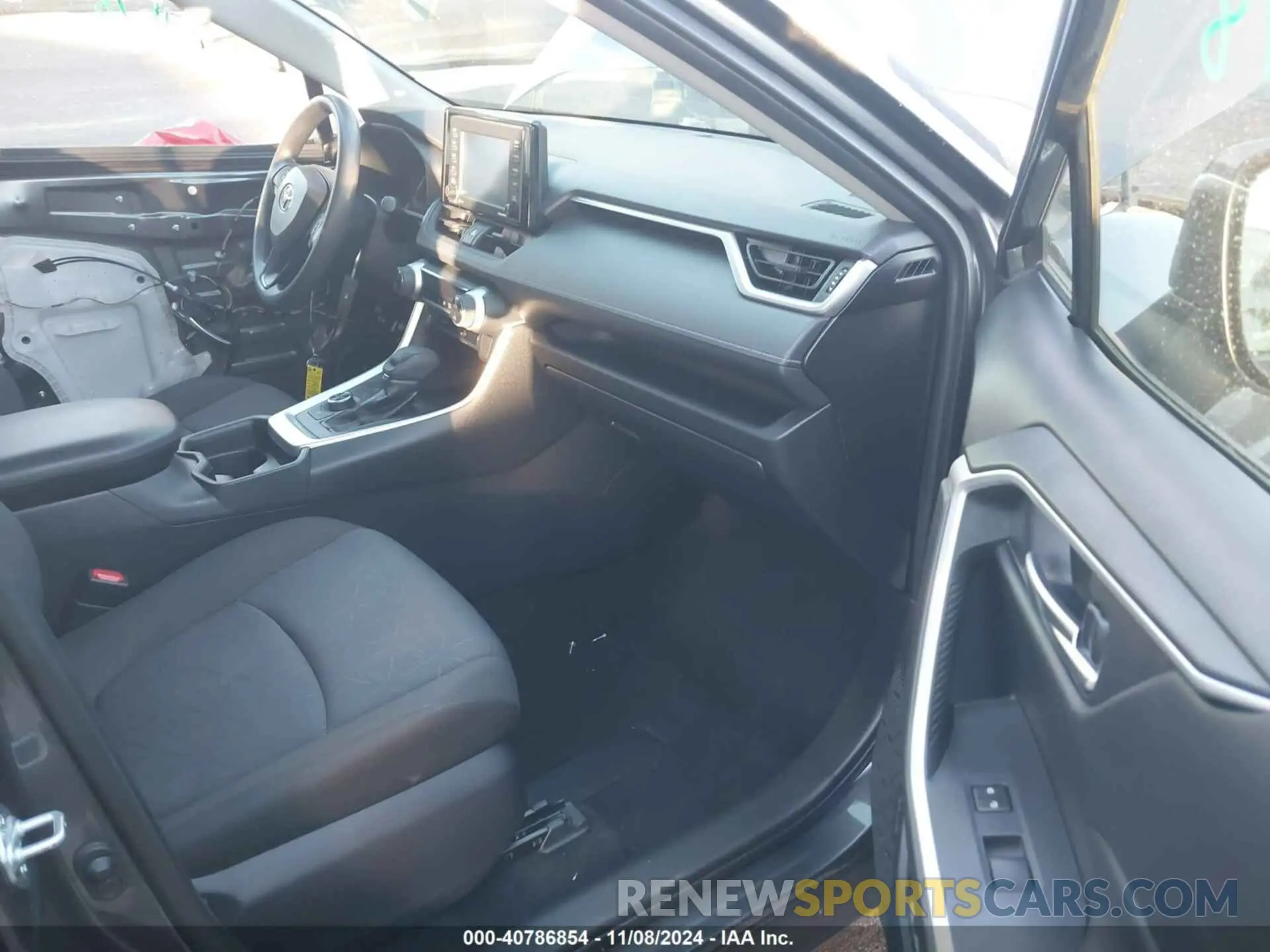 5 Photograph of a damaged car JTMRWRFVXLD066677 TOYOTA RAV4 HYBRID 2020