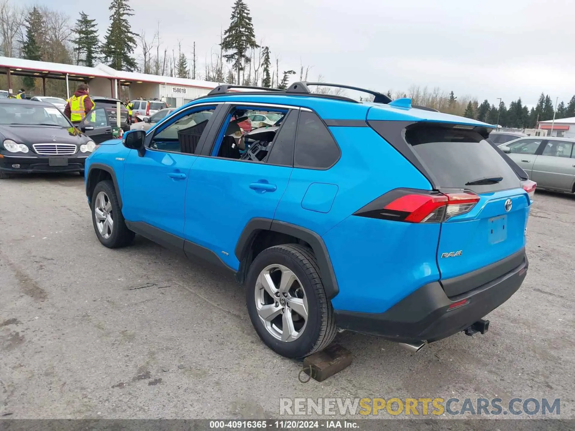 3 Фотография поврежденного автомобиля 2T3B6RFV6MW020608 TOYOTA RAV4 HYBRID 2021