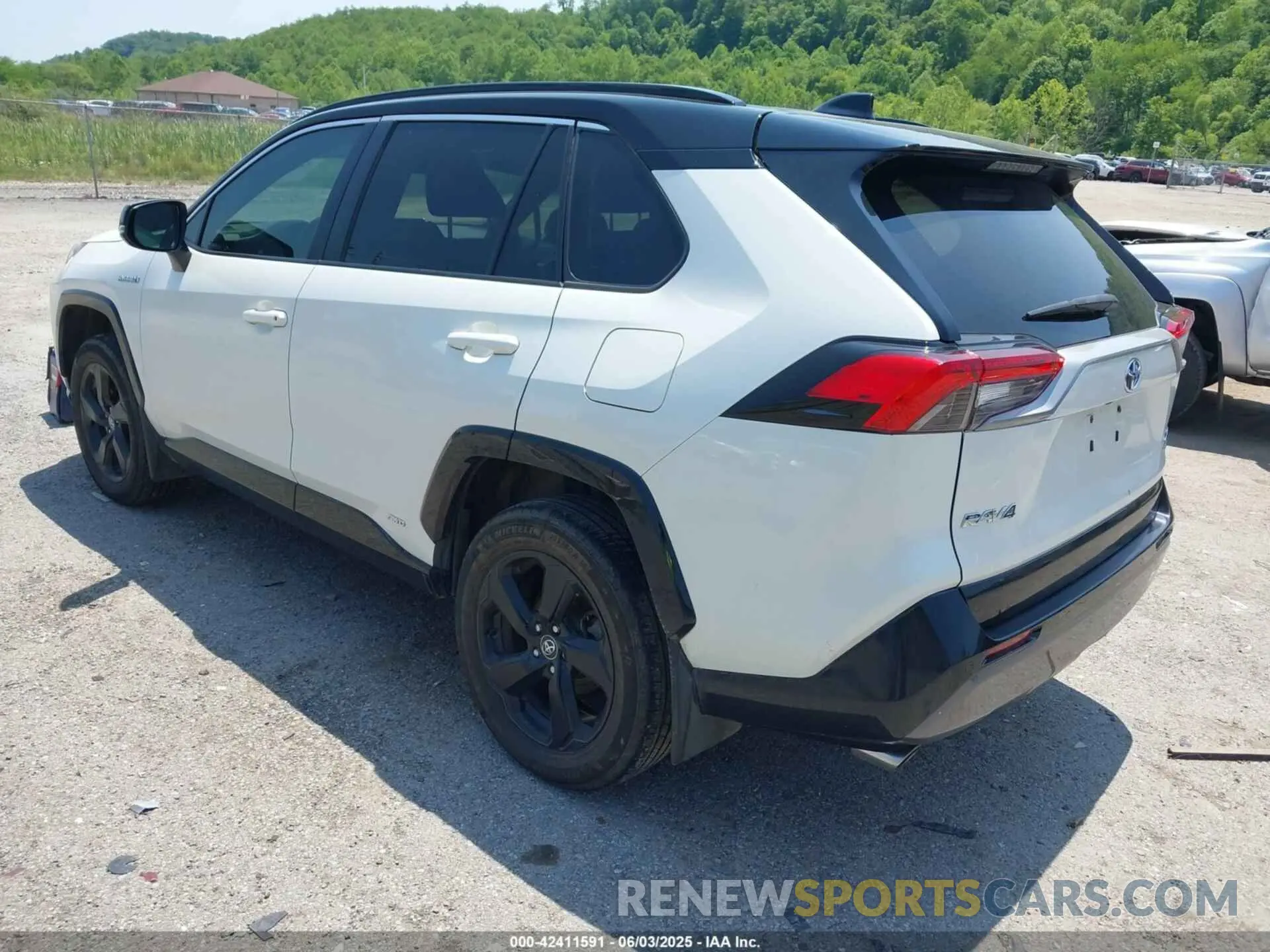 3 Photograph of a damaged car 2T3E6RFV0MW002568 TOYOTA RAV4 HYBRID 2021