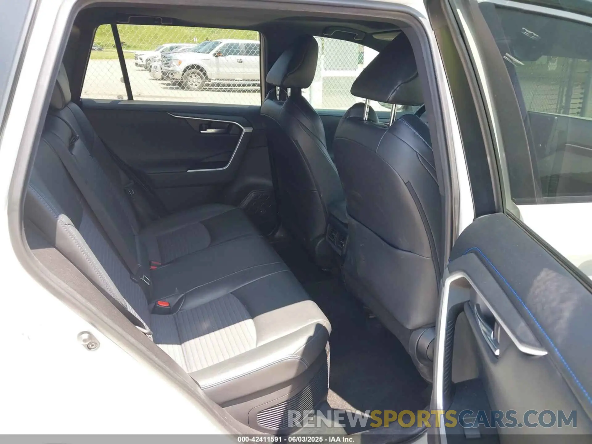 8 Photograph of a damaged car 2T3E6RFV0MW002568 TOYOTA RAV4 HYBRID 2021